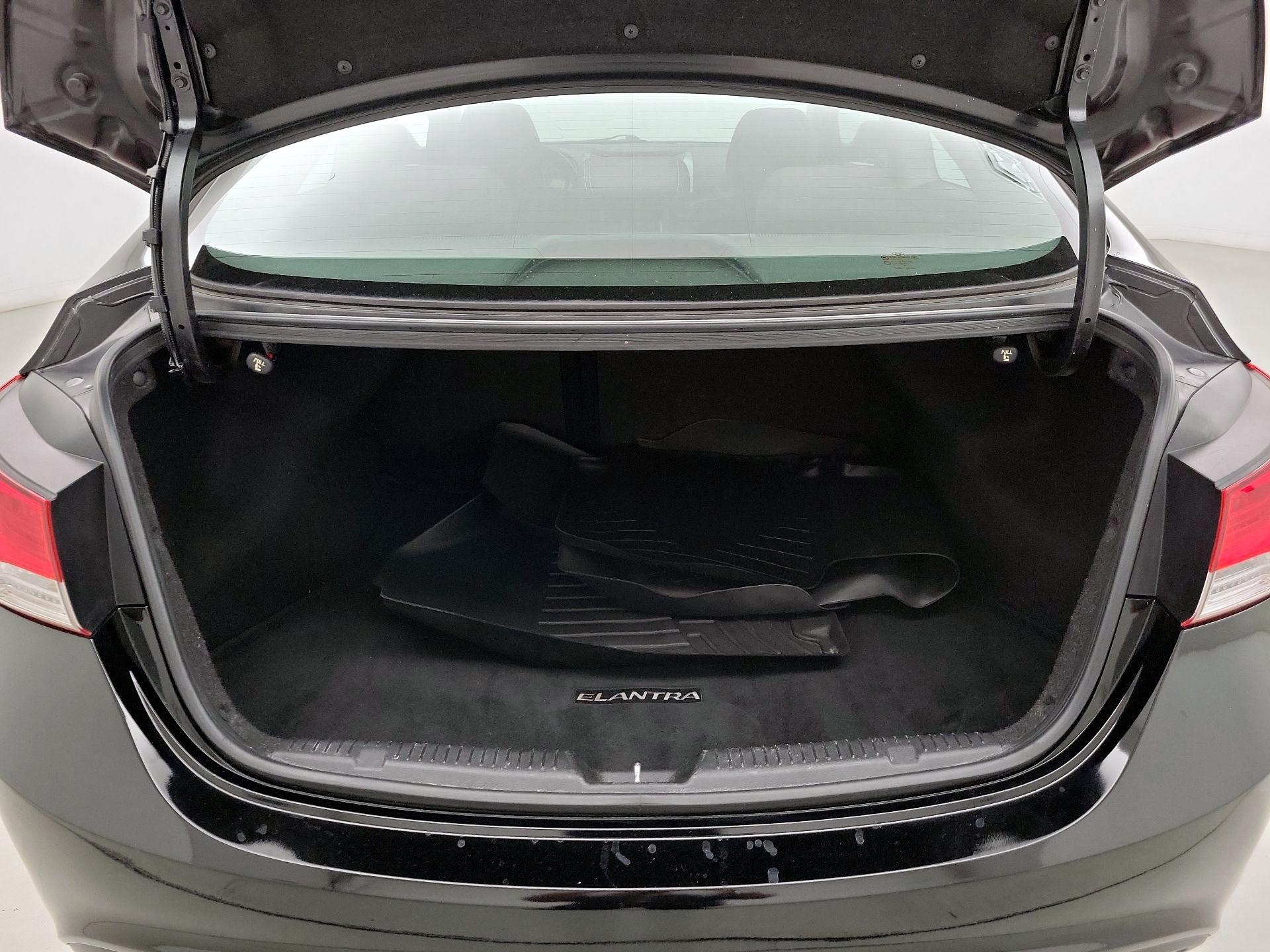 Thumbnail: 2013 Hyundai Elantra - 19