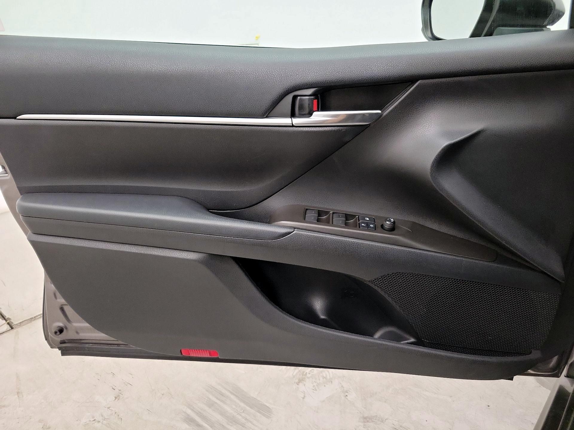 Thumbnail: 2021 Toyota Camry - 12