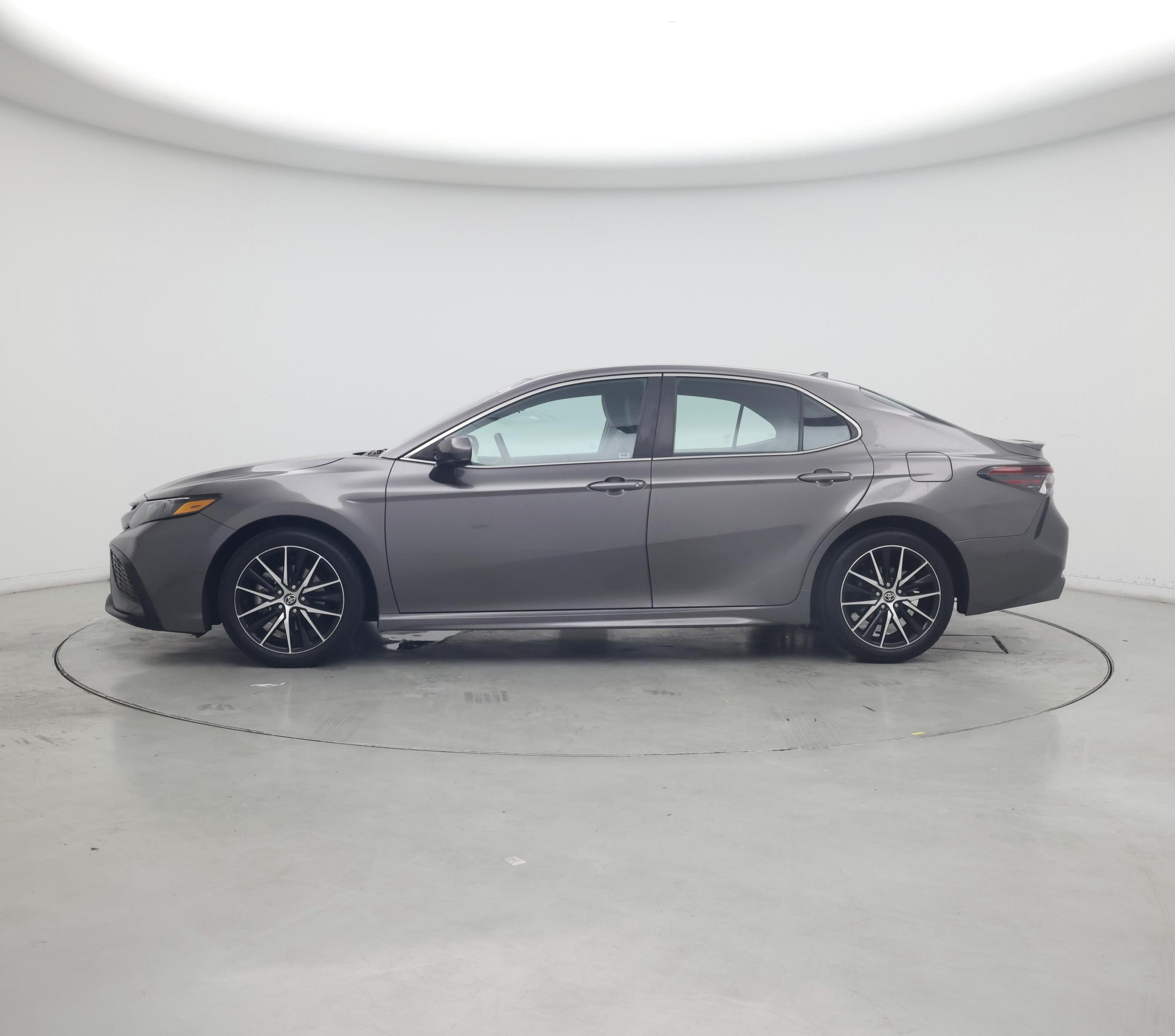 Thumbnail: 2021 Toyota Camry - 3