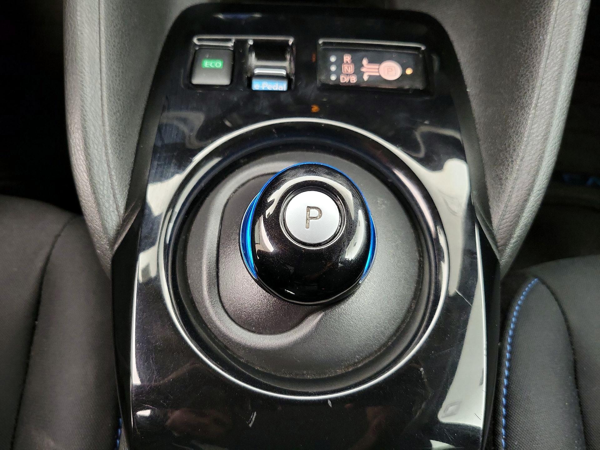 Thumbnail: 2019 Nissan Leaf - 17