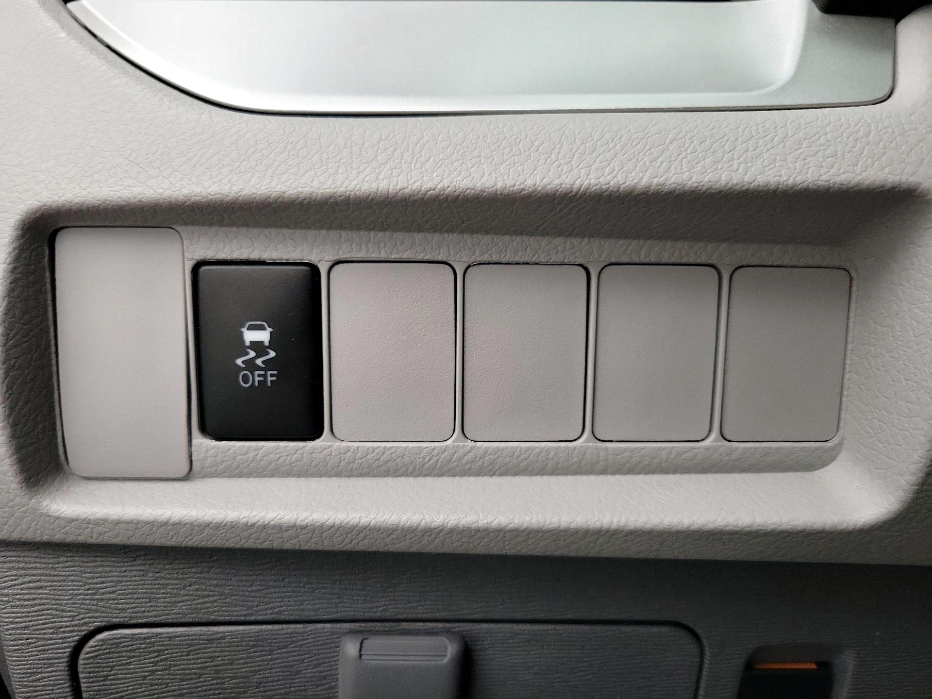 Thumbnail: 2020 Toyota Sienna - 13