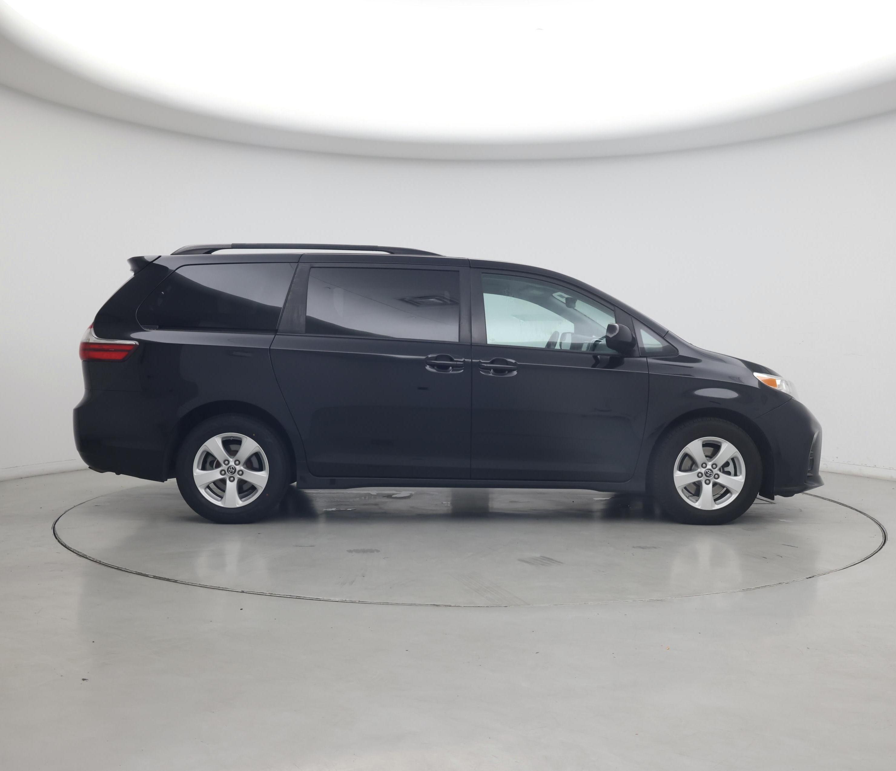 Thumbnail: 2020 Toyota Sienna - 7