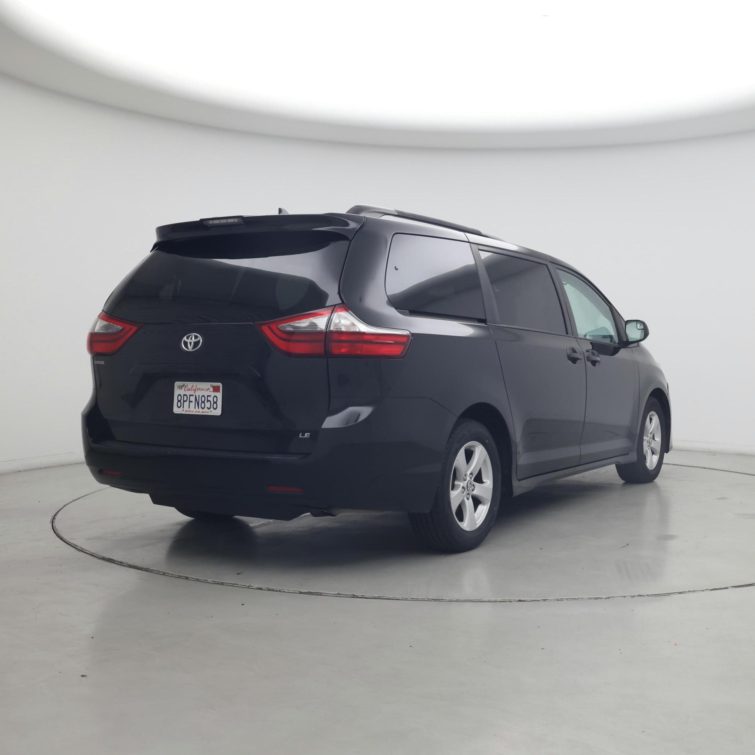 Thumbnail: 2020 Toyota Sienna - 8
