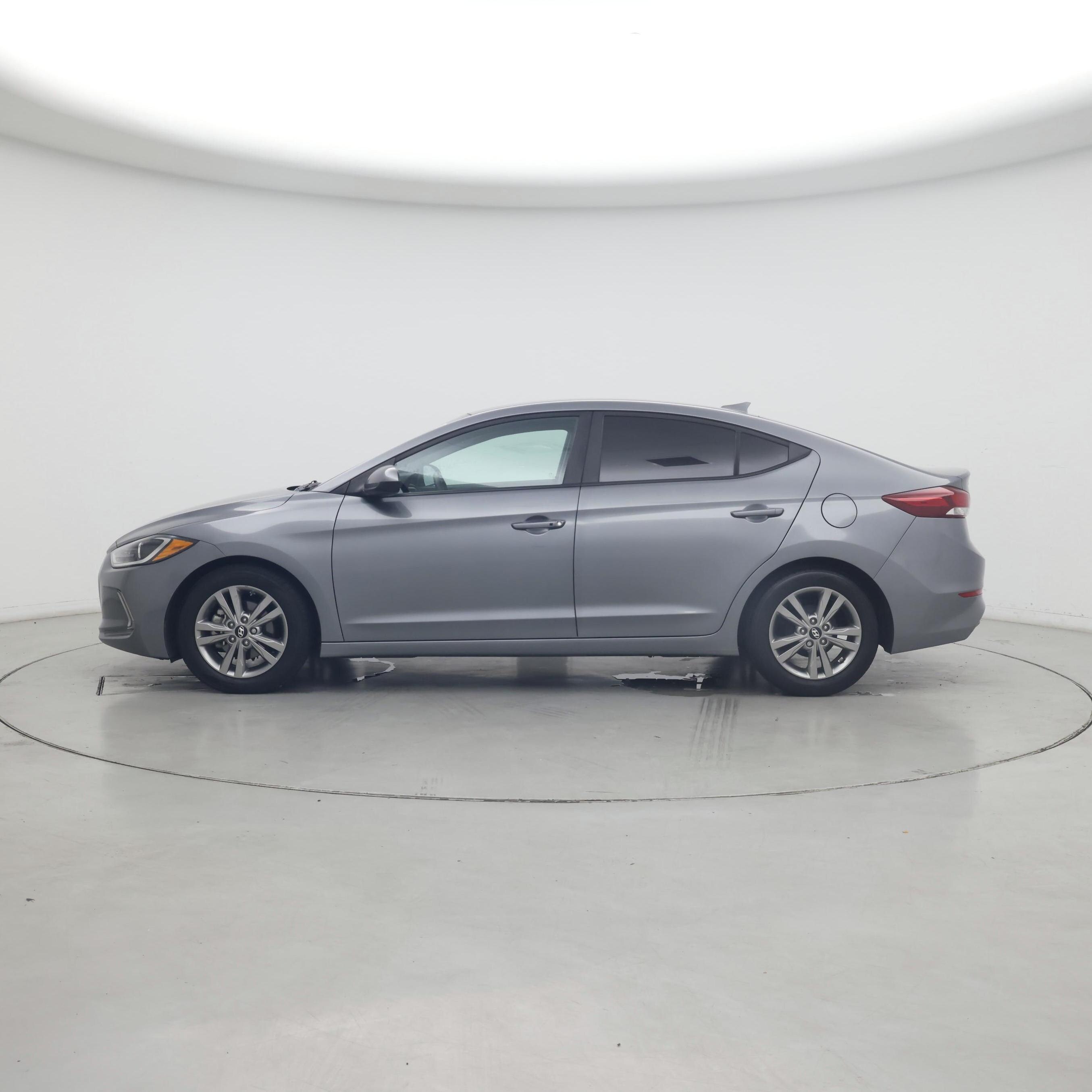 Thumbnail: 2017 Hyundai Elantra - 3