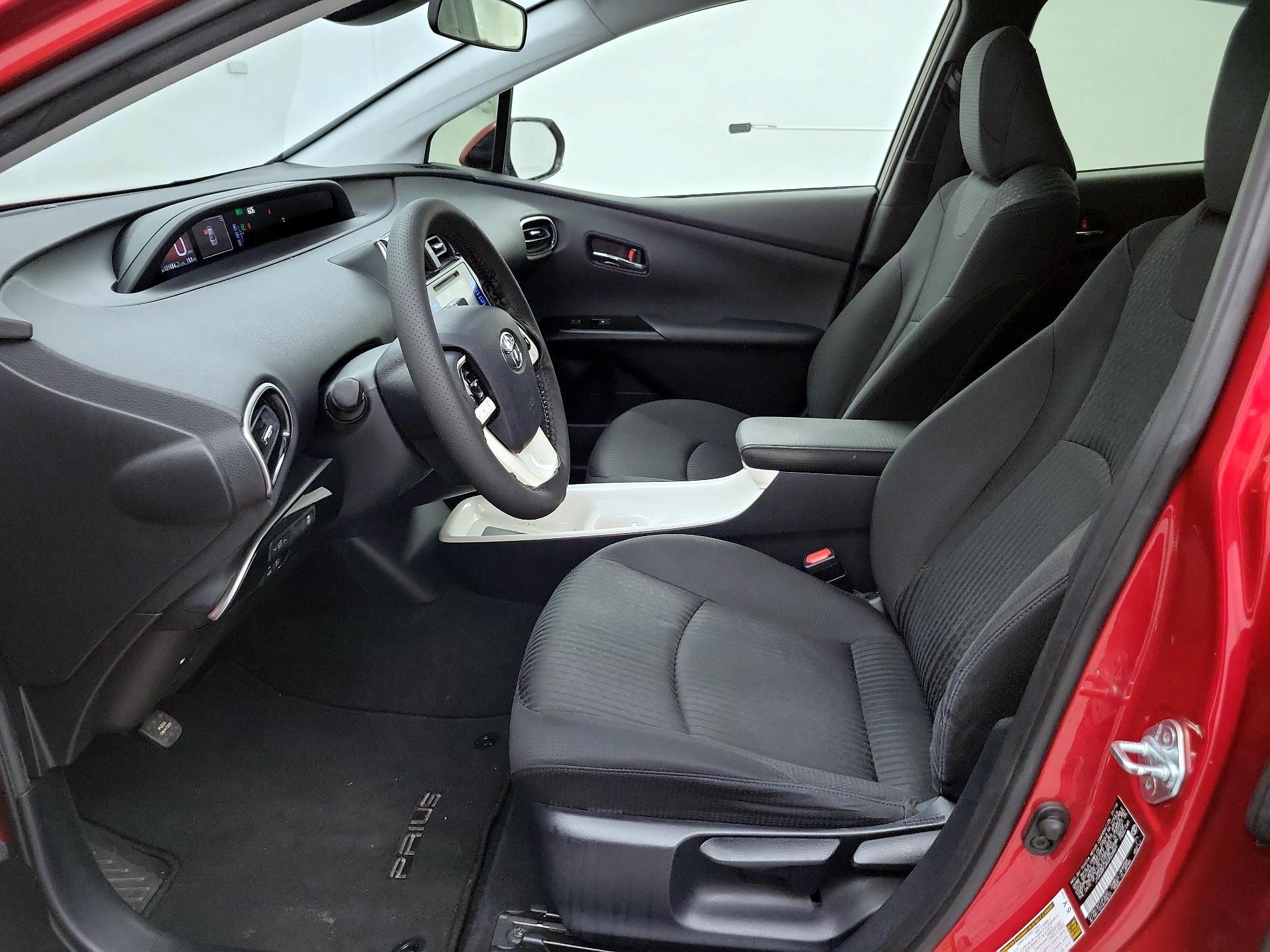 Thumbnail: 2016 Toyota Prius - 11