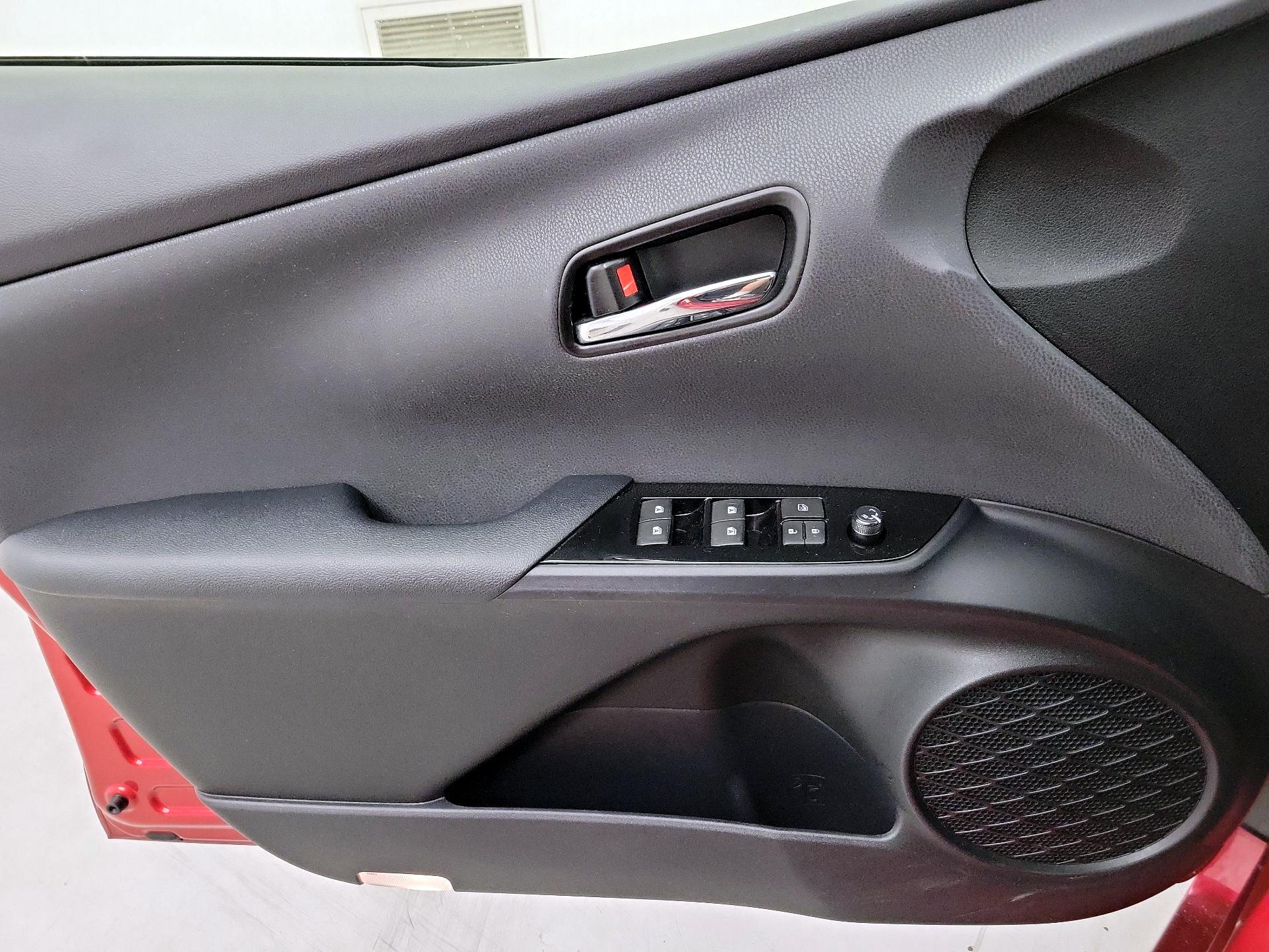 Thumbnail: 2016 Toyota Prius - 12