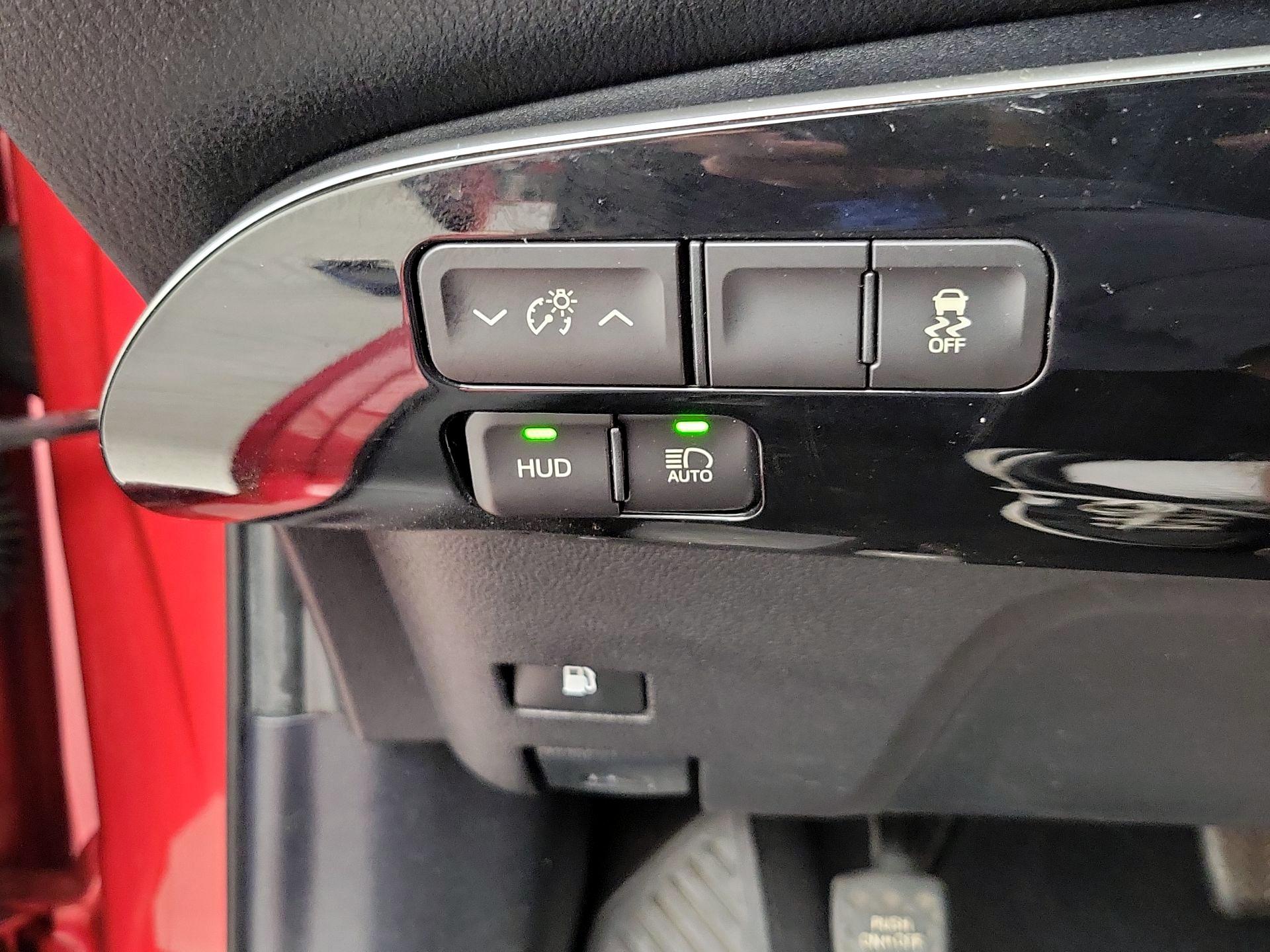 Thumbnail: 2016 Toyota Prius - 13