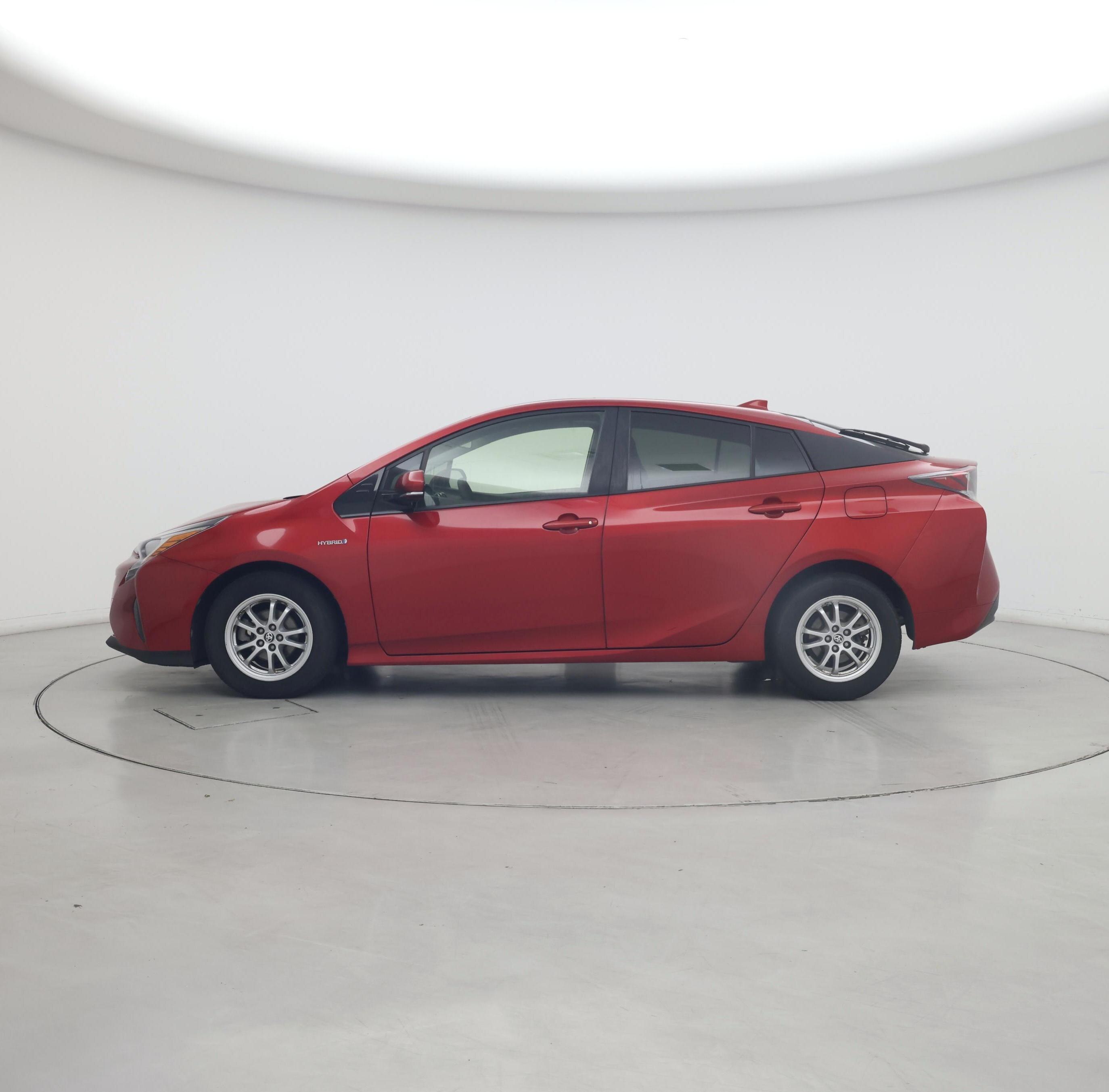 Thumbnail: 2016 Toyota Prius - 3