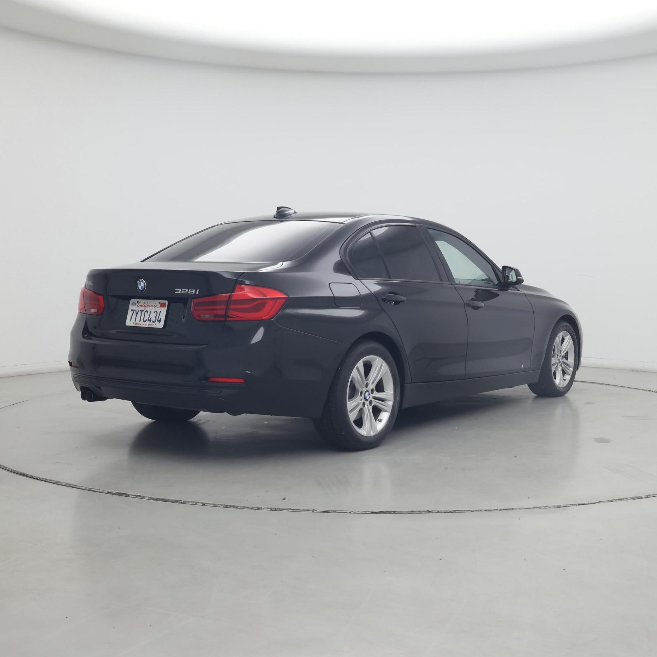 Thumbnail: 2016 BMW 3 Series - 8