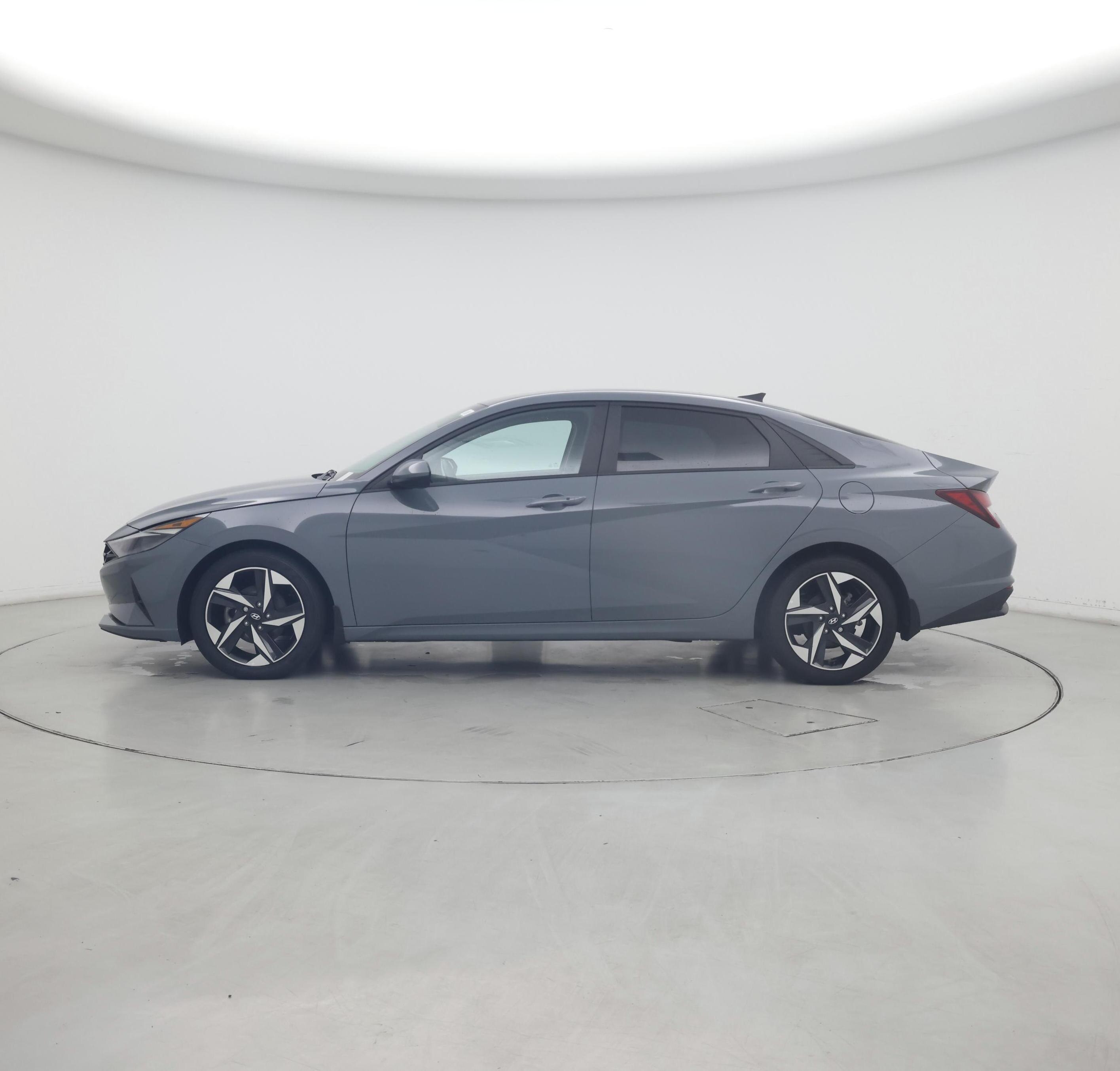 Thumbnail: 2023 Hyundai Elantra - 3