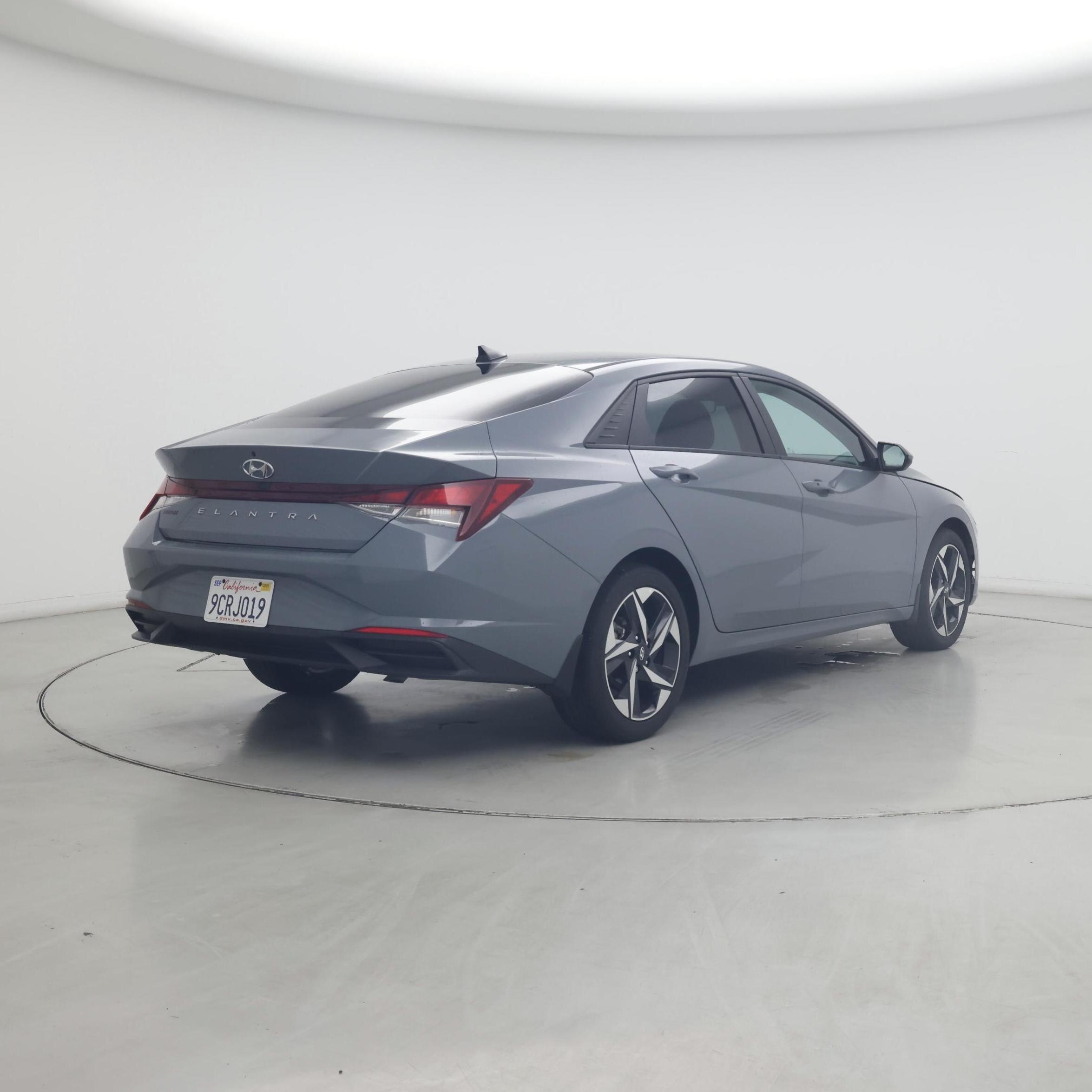 Thumbnail: 2023 Hyundai Elantra - 8