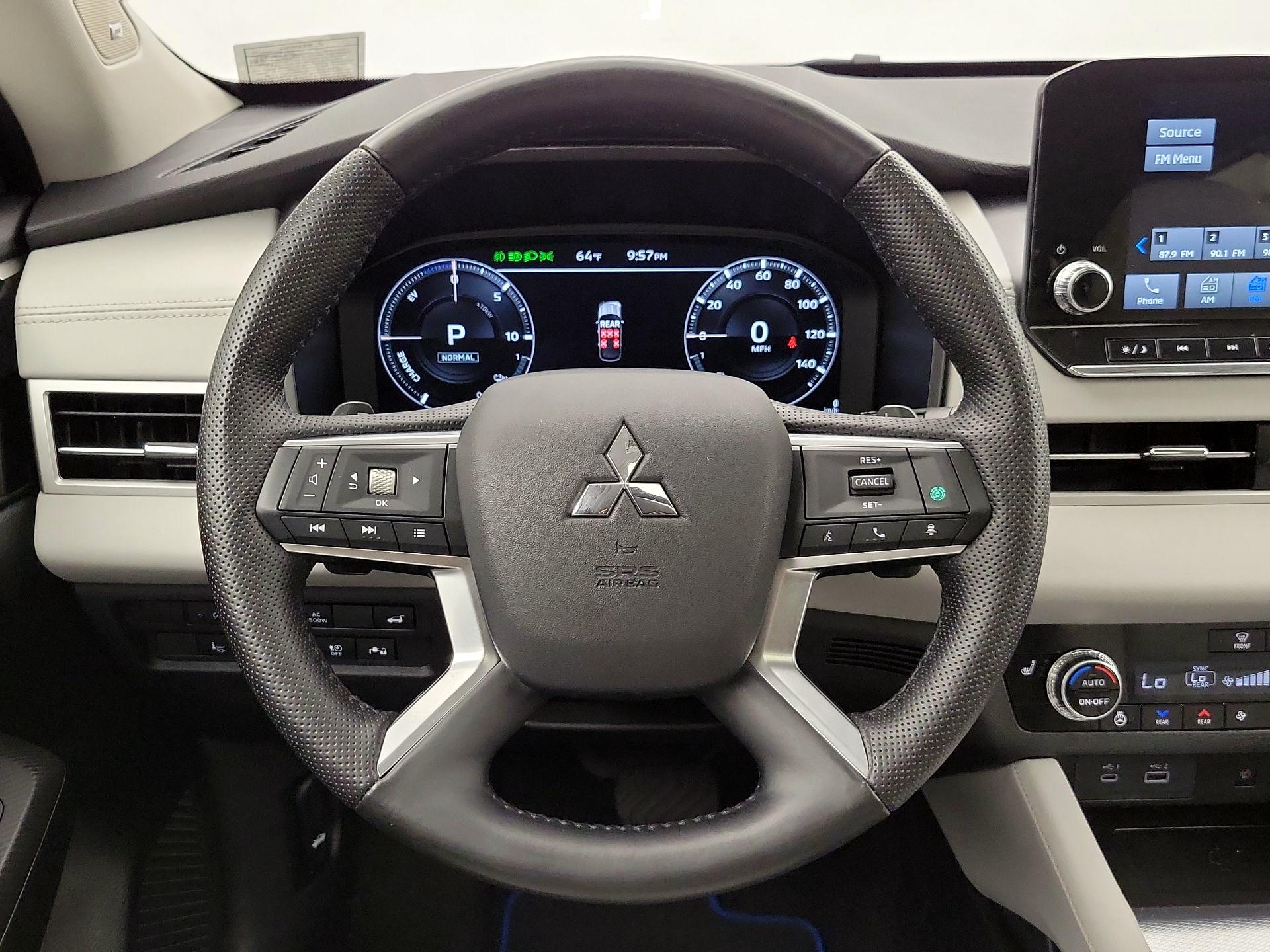 Thumbnail: 2024 Mitsubishi Outlander - 10