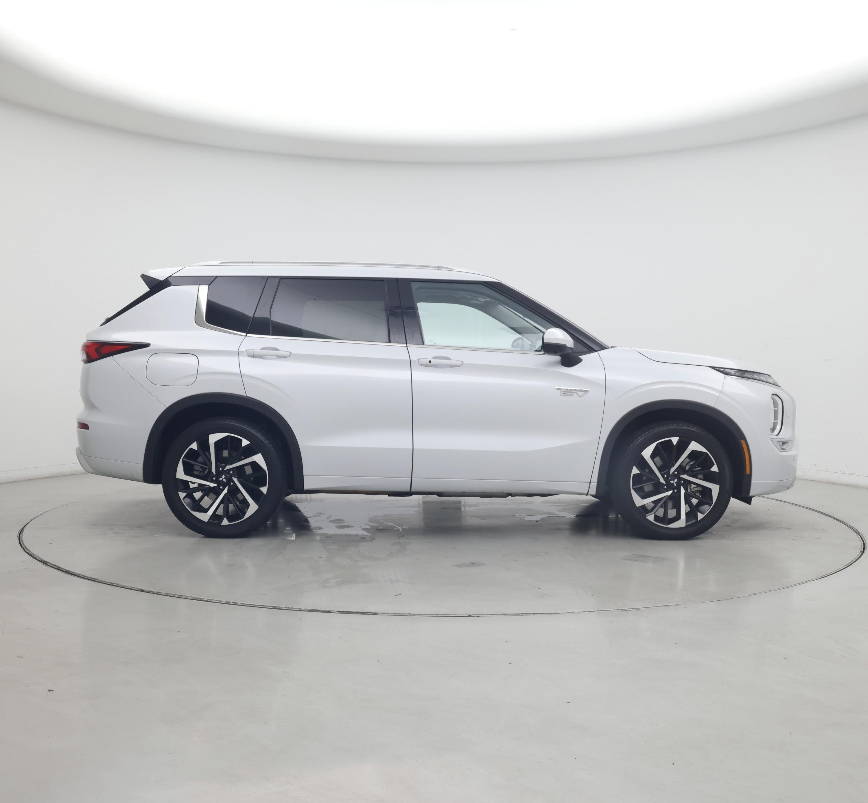 Thumbnail: 2024 Mitsubishi Outlander - 7