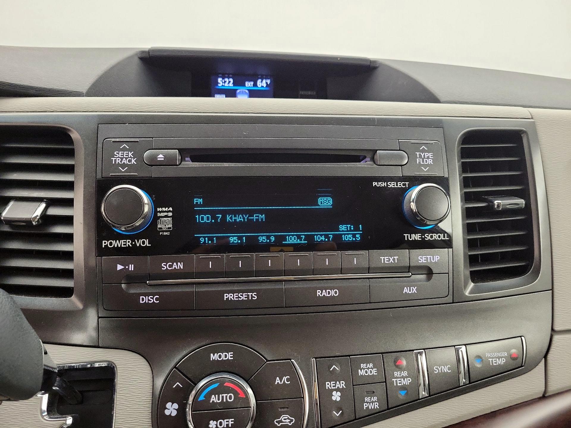 Thumbnail: 2014 Toyota Sienna - 15