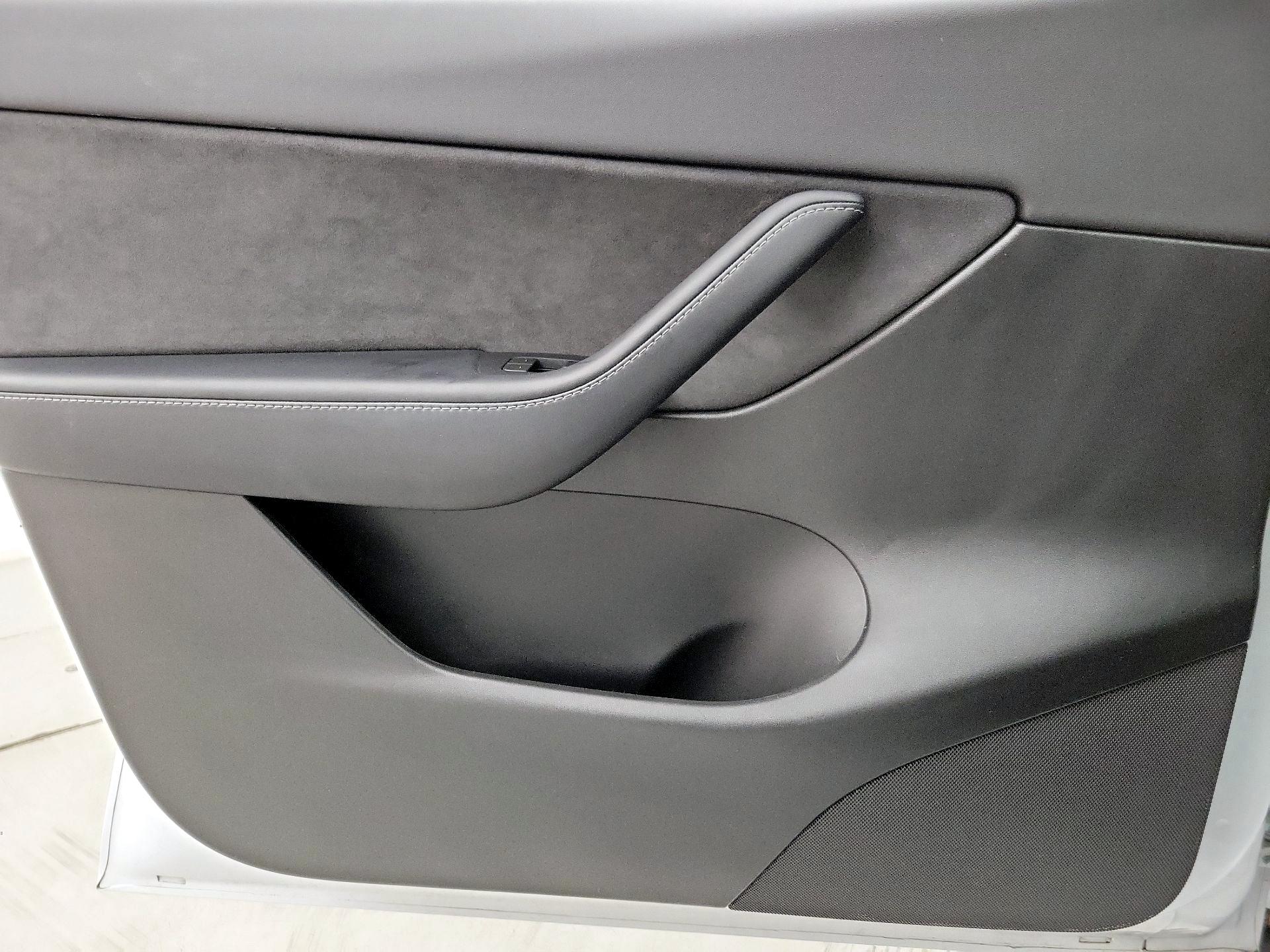 Thumbnail: 2022 Tesla Model Y - 12