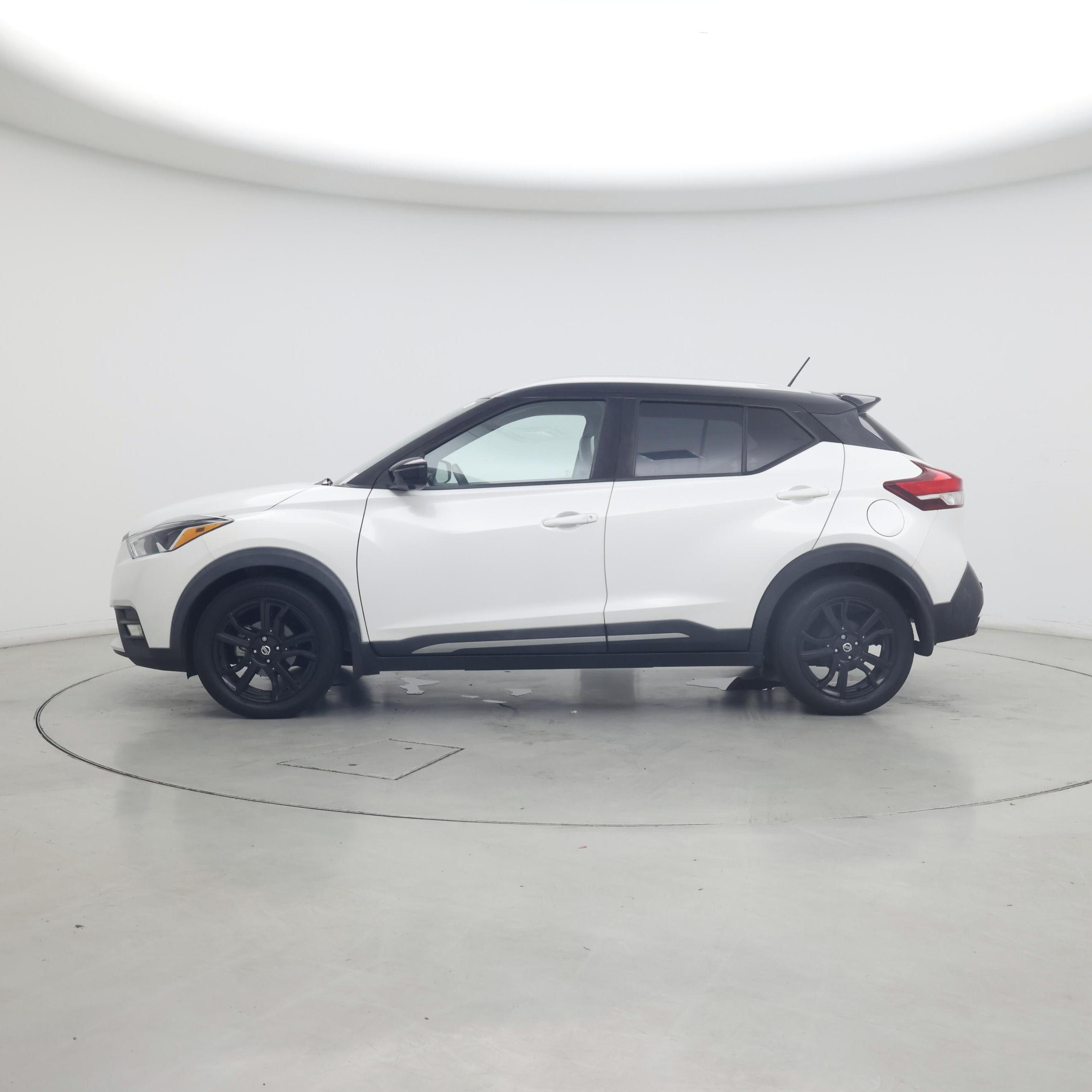 Thumbnail: 2020 Nissan Kicks - 3