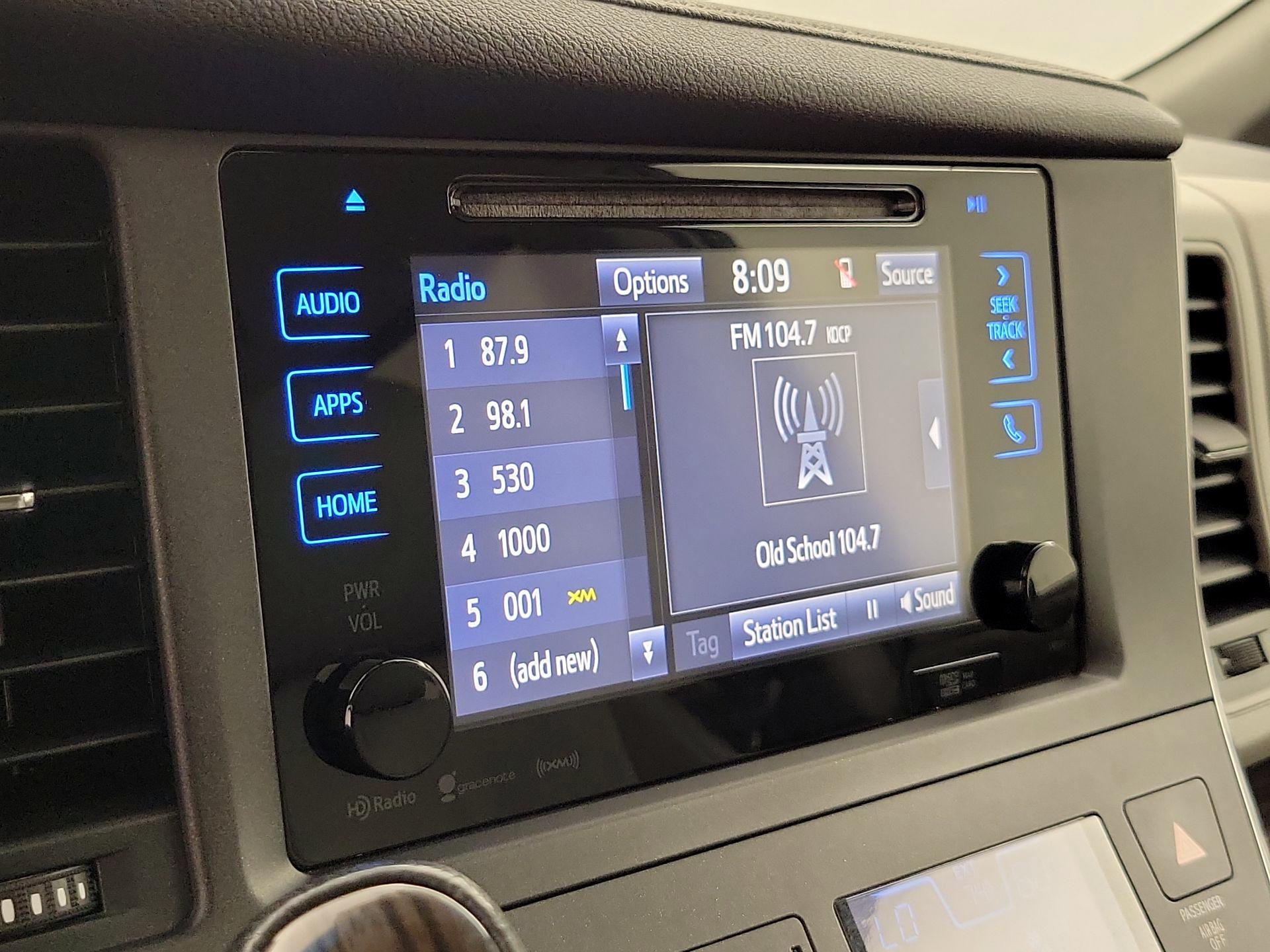 Thumbnail: 2016 Toyota Sienna - 16