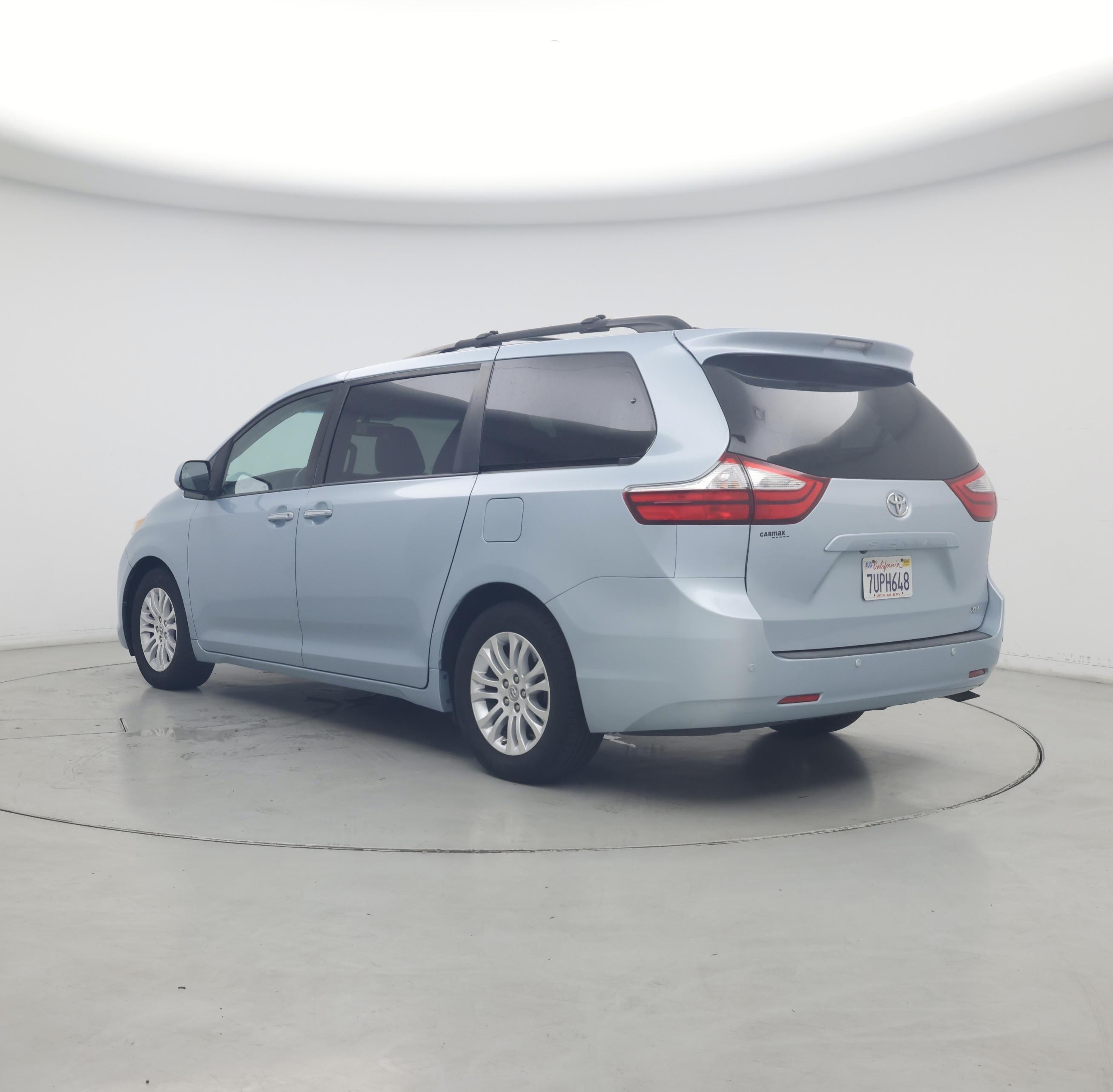 Thumbnail: 2016 Toyota Sienna - 2