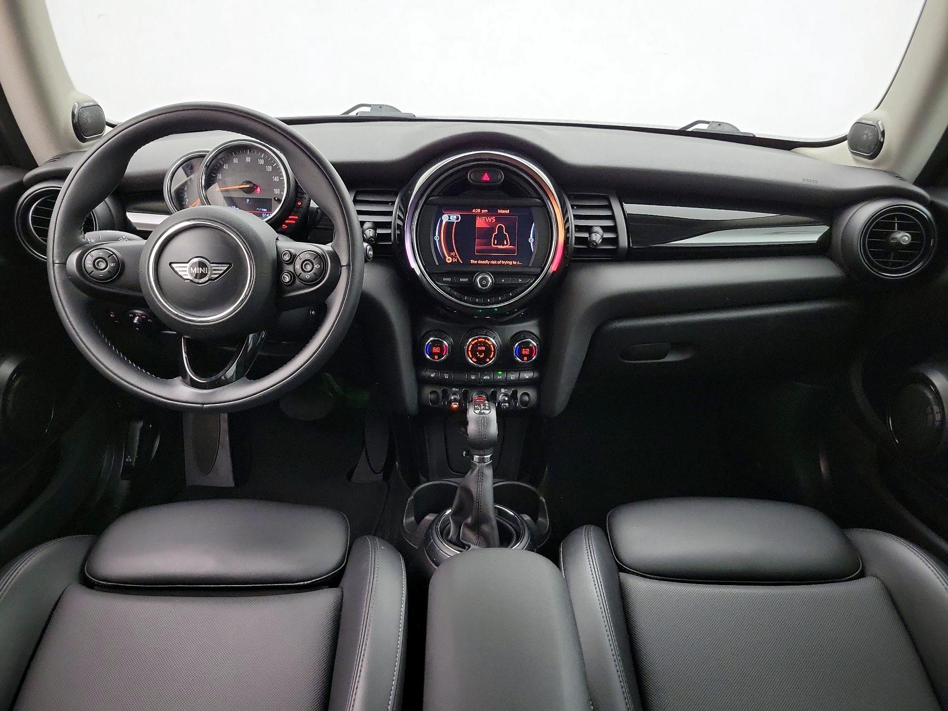 Thumbnail: 2017 MINI Cooper Hardtop - 9