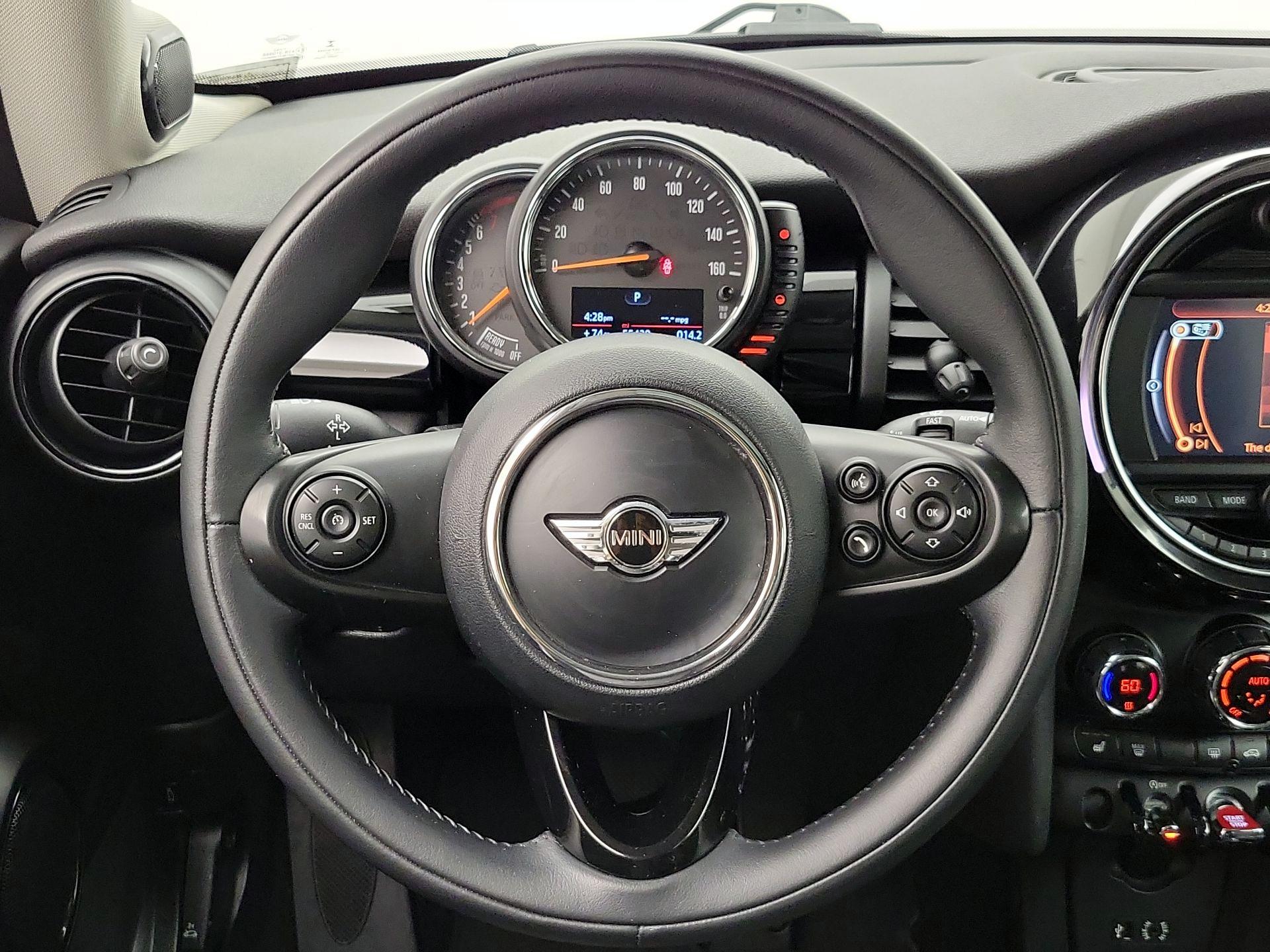 Thumbnail: 2017 MINI Cooper Hardtop - 10
