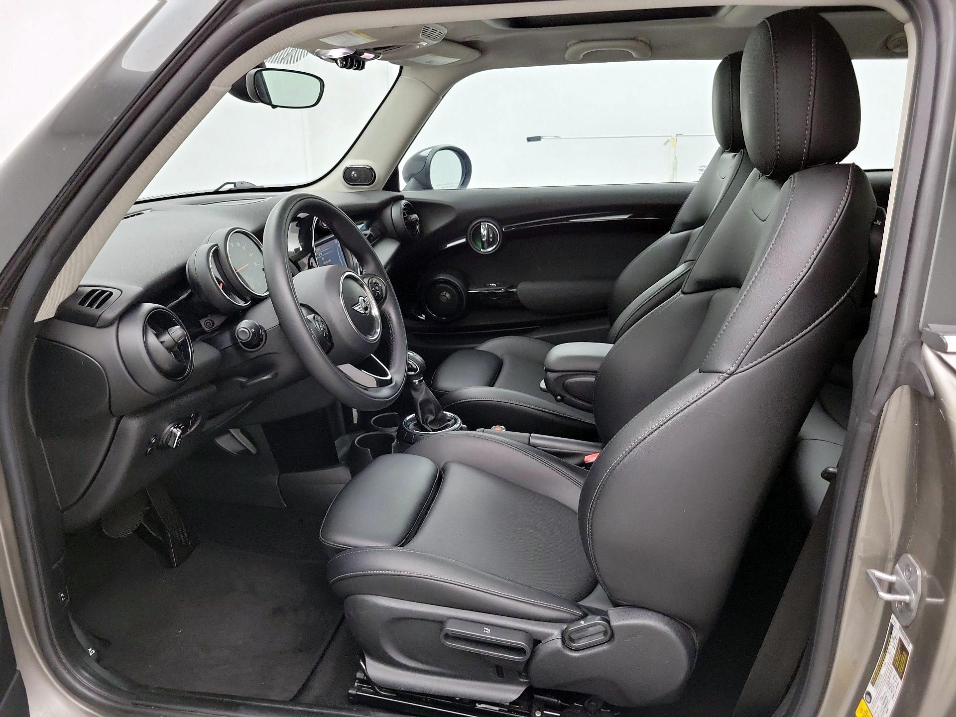Thumbnail: 2017 MINI Cooper Hardtop - 11