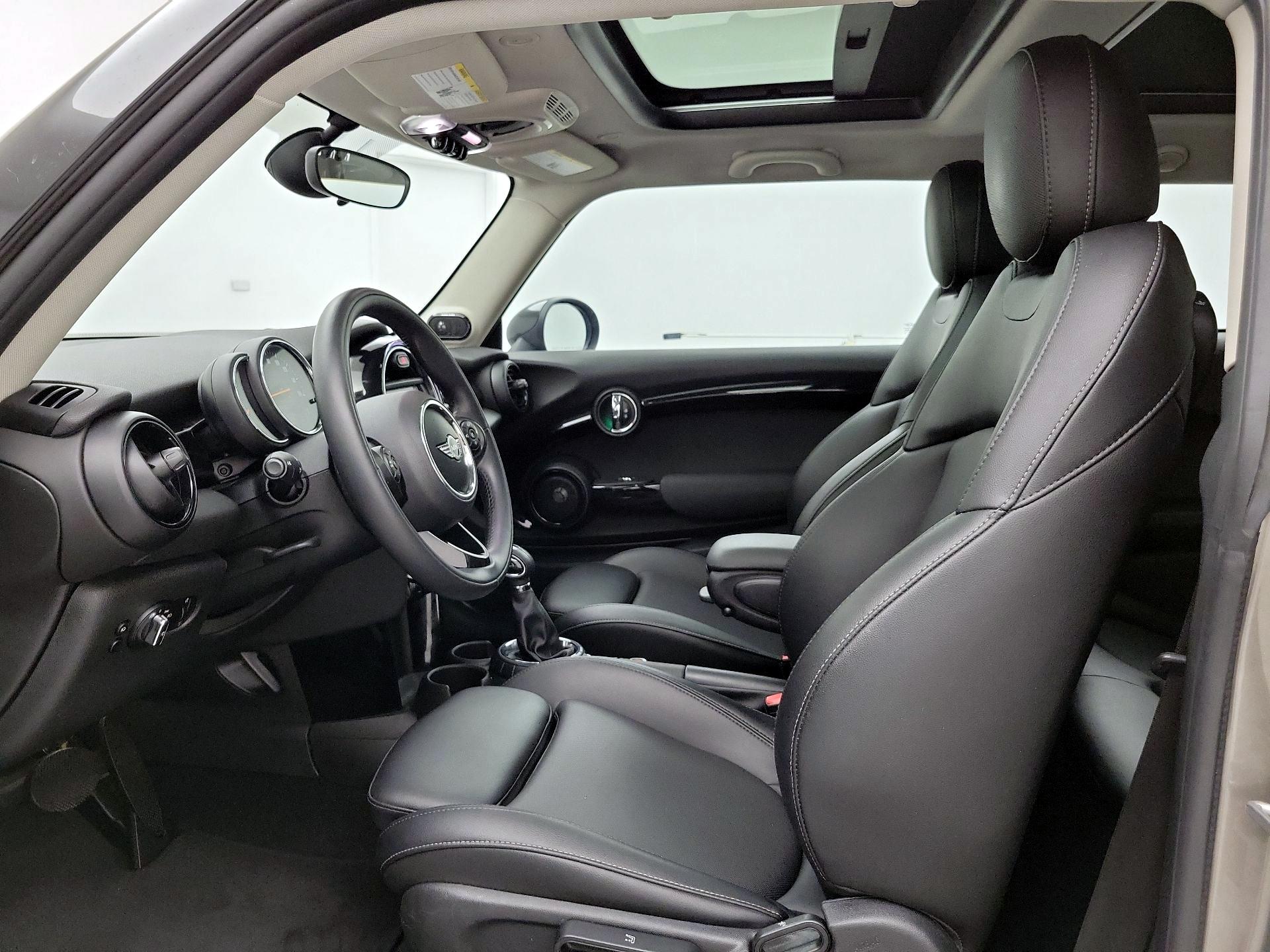 Thumbnail: 2017 MINI Cooper Hardtop - 19
