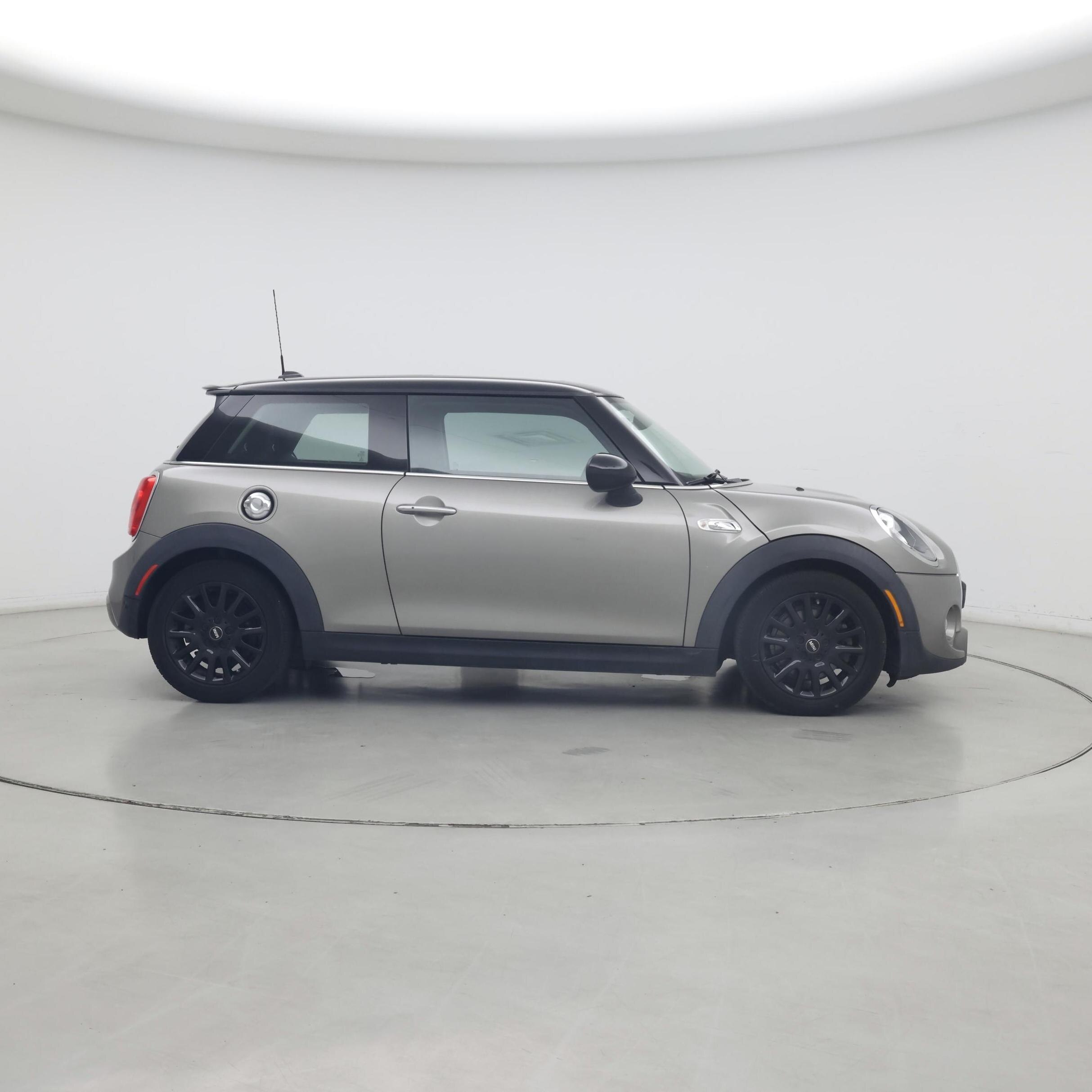 Thumbnail: 2017 MINI Cooper Hardtop - 7