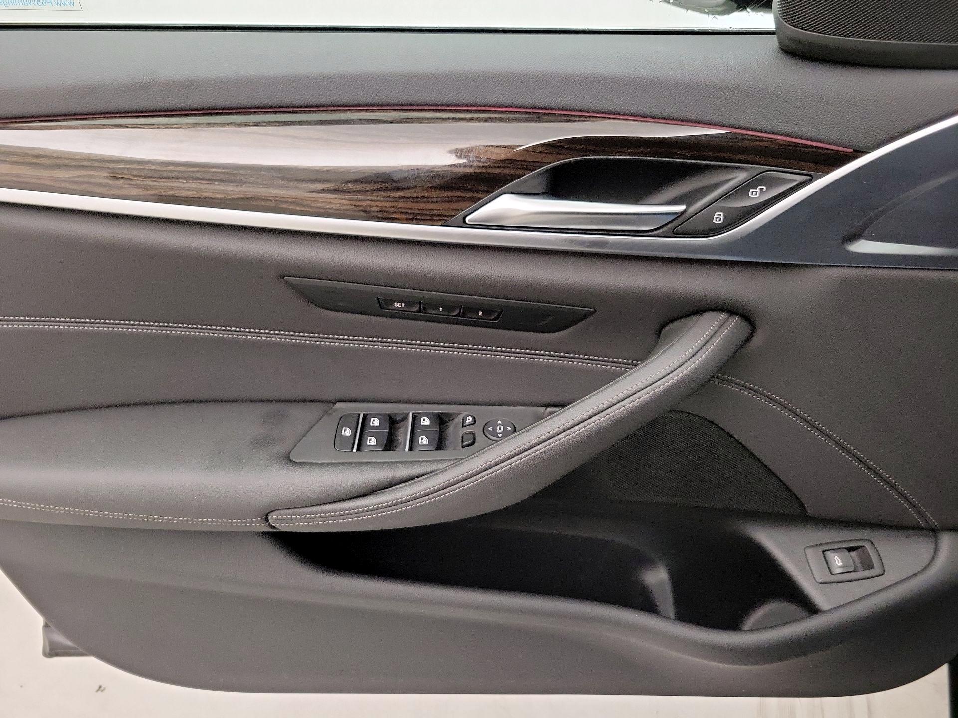 Thumbnail: 2021 BMW 5 Series - 12
