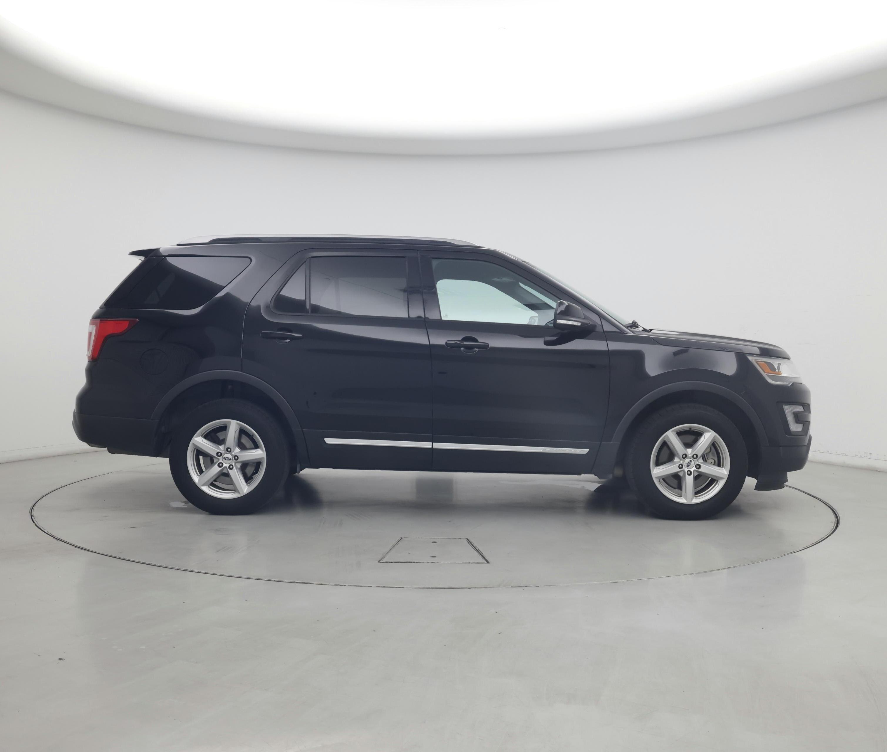 Thumbnail: 2017 Ford Explorer - 7