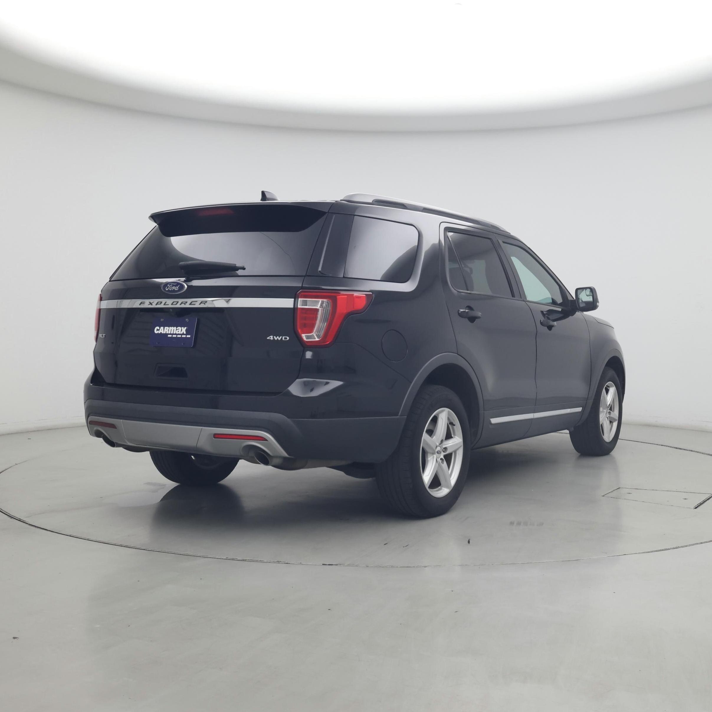 Thumbnail: 2017 Ford Explorer - 8