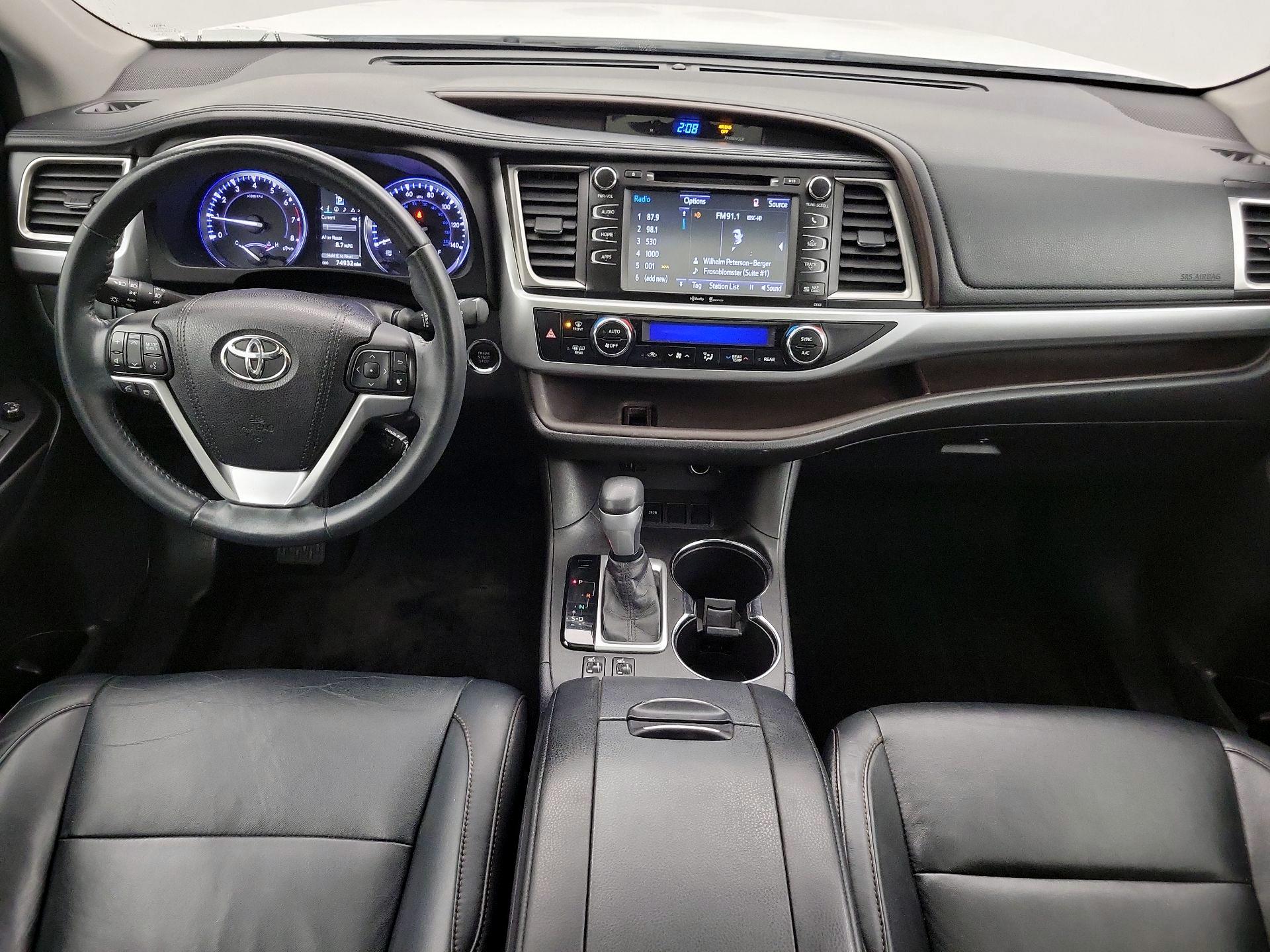 Thumbnail: 2015 Toyota Highlander - 9