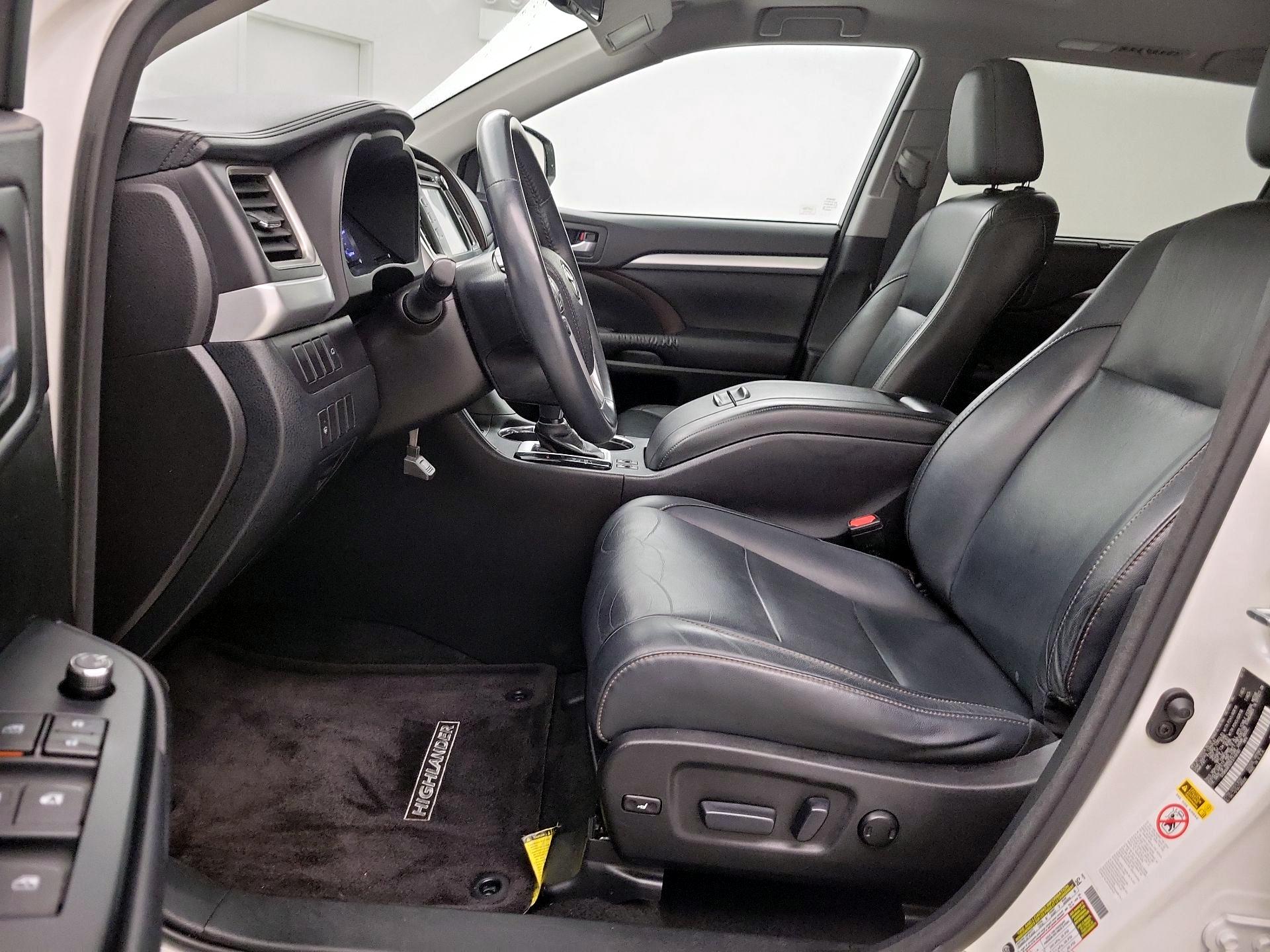 Thumbnail: 2015 Toyota Highlander - 11