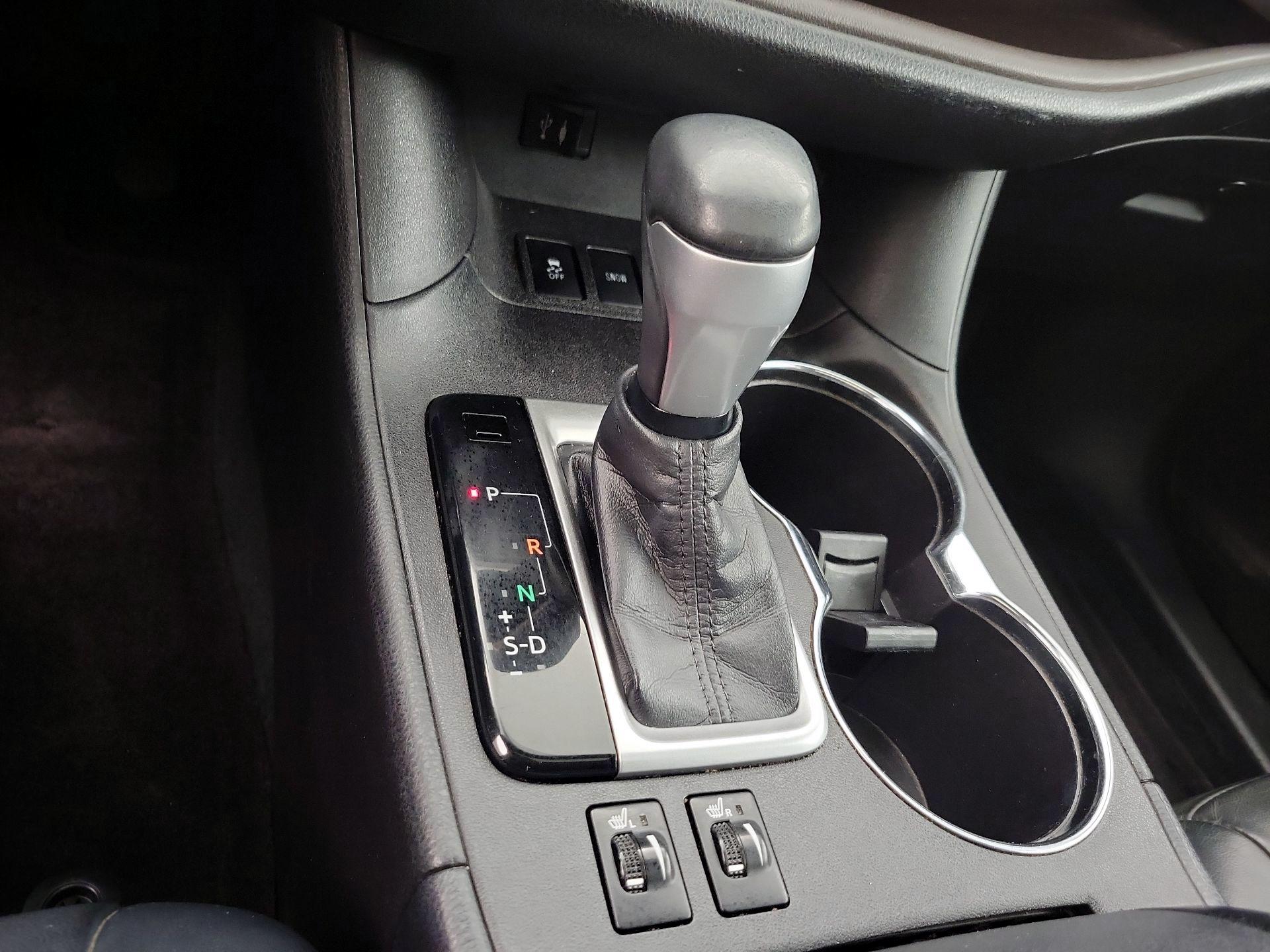Thumbnail: 2015 Toyota Highlander - 17