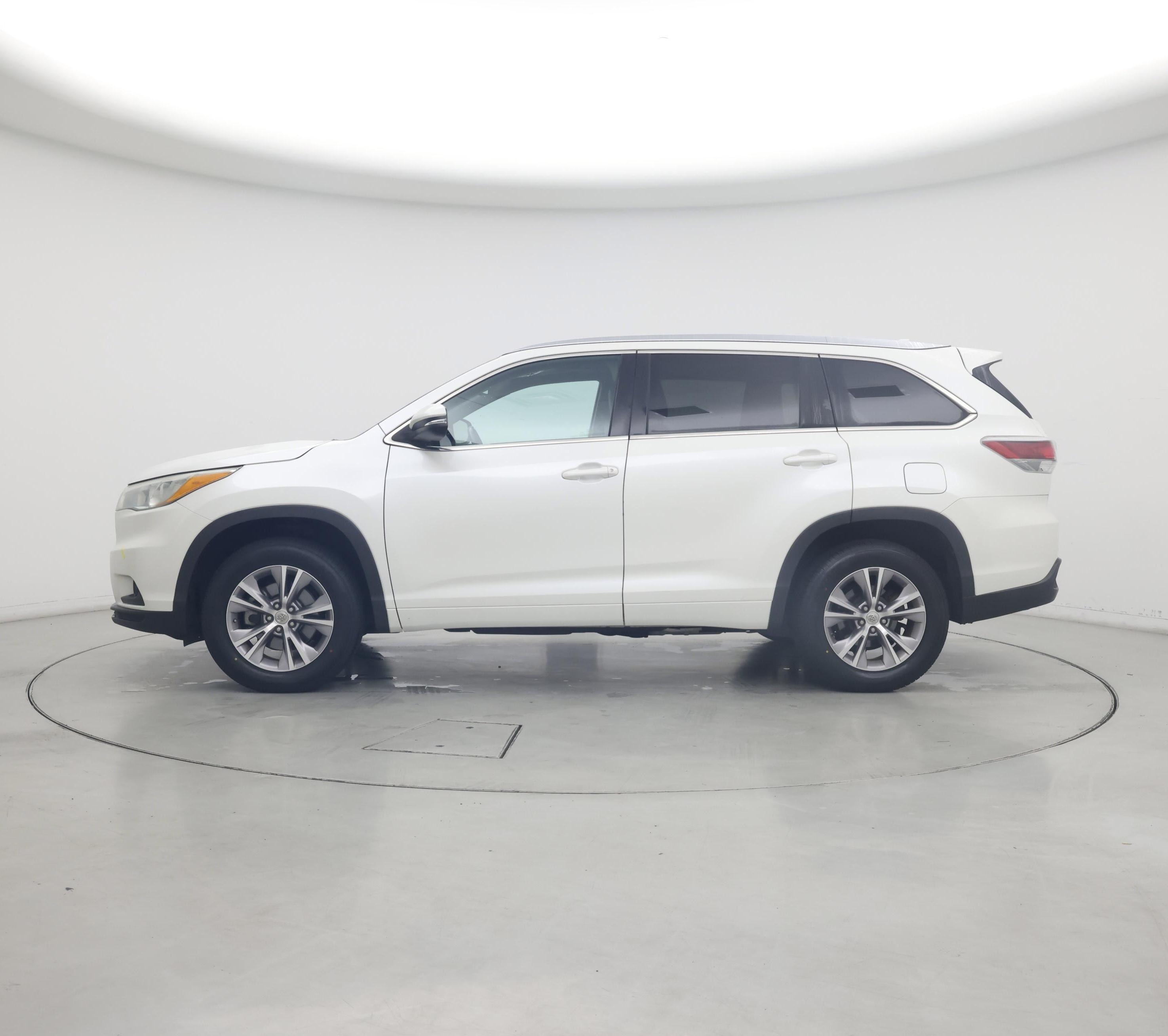 Thumbnail: 2015 Toyota Highlander - 3
