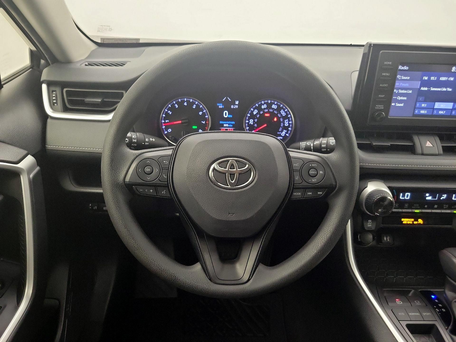 Thumbnail: 2019 Toyota RAV4 - 10