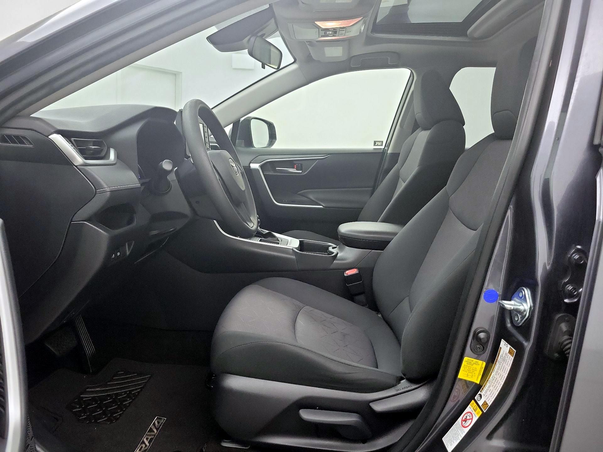 Thumbnail: 2019 Toyota RAV4 - 11