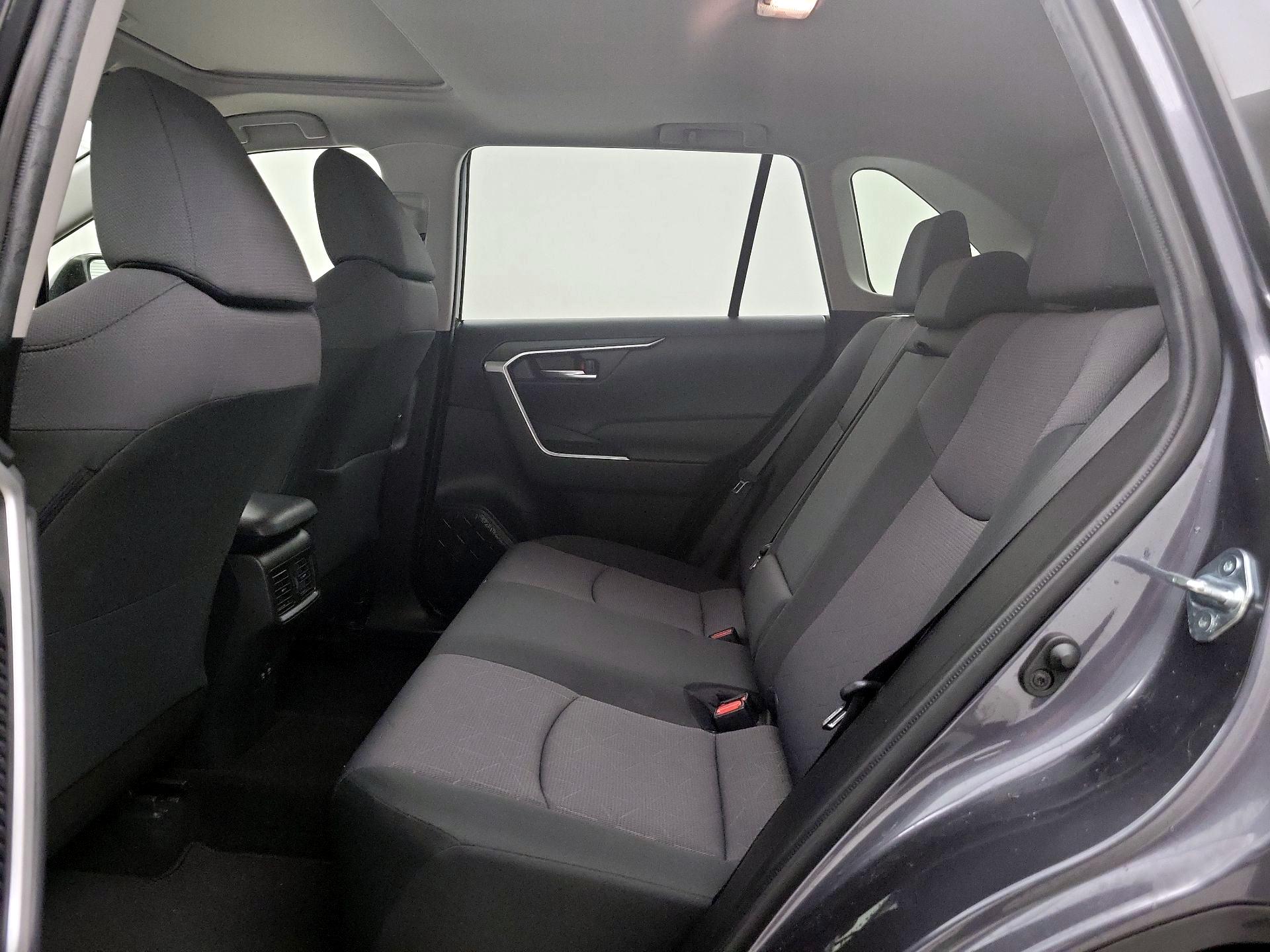 Thumbnail: 2019 Toyota RAV4 - 20