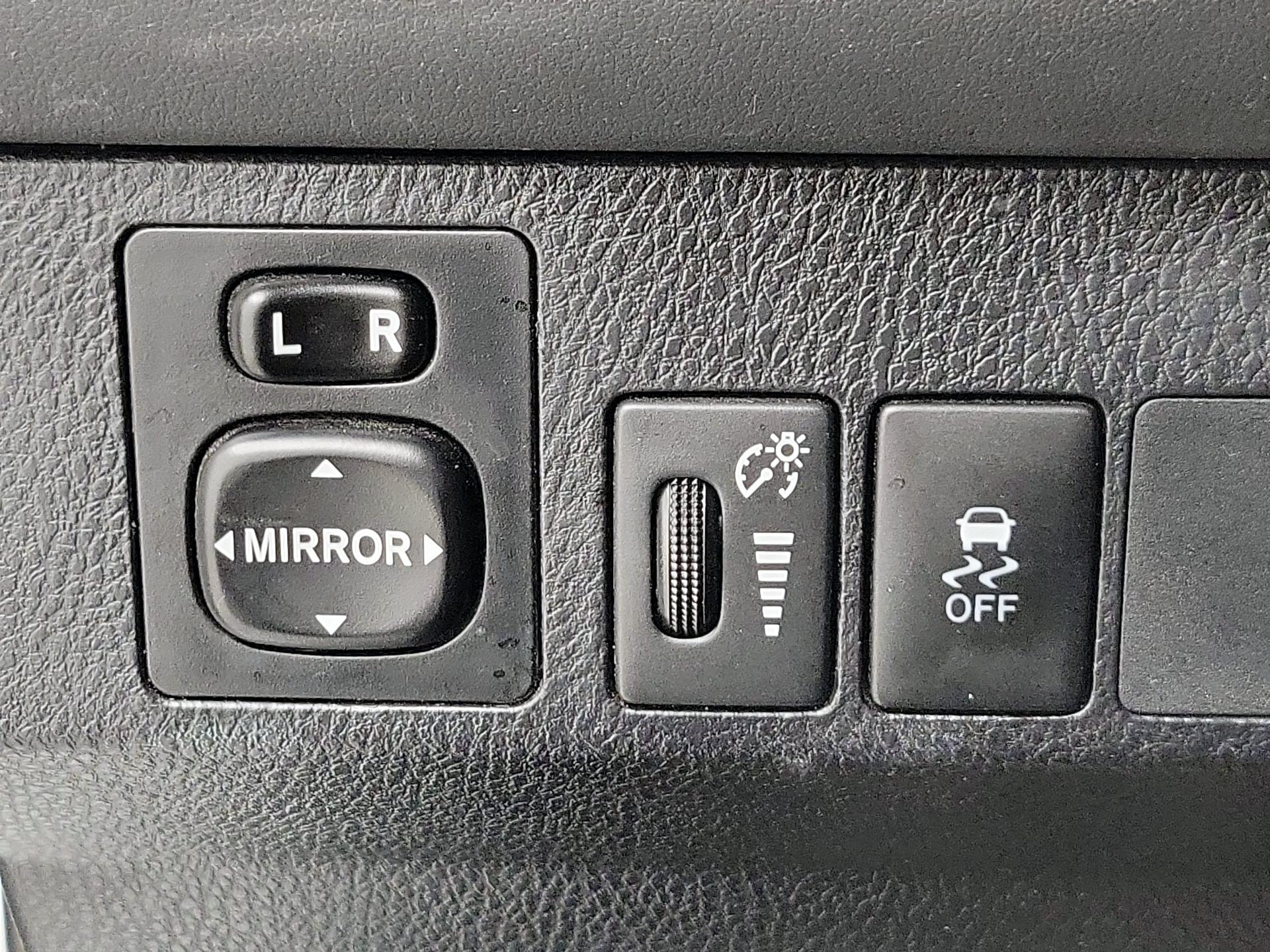Thumbnail: 2014 Toyota RAV4 - 13