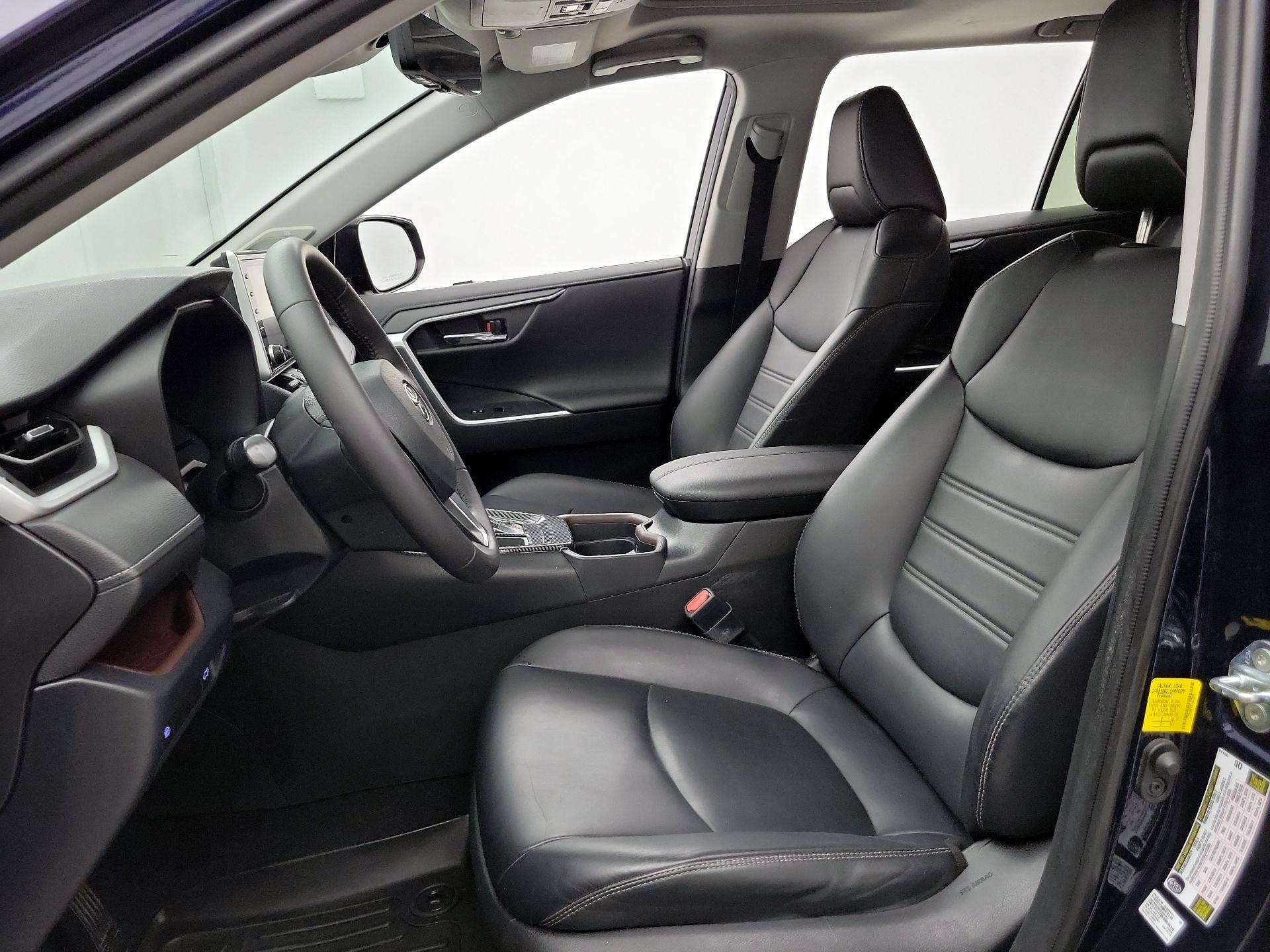 Thumbnail: 2020 Toyota RAV4 - 11