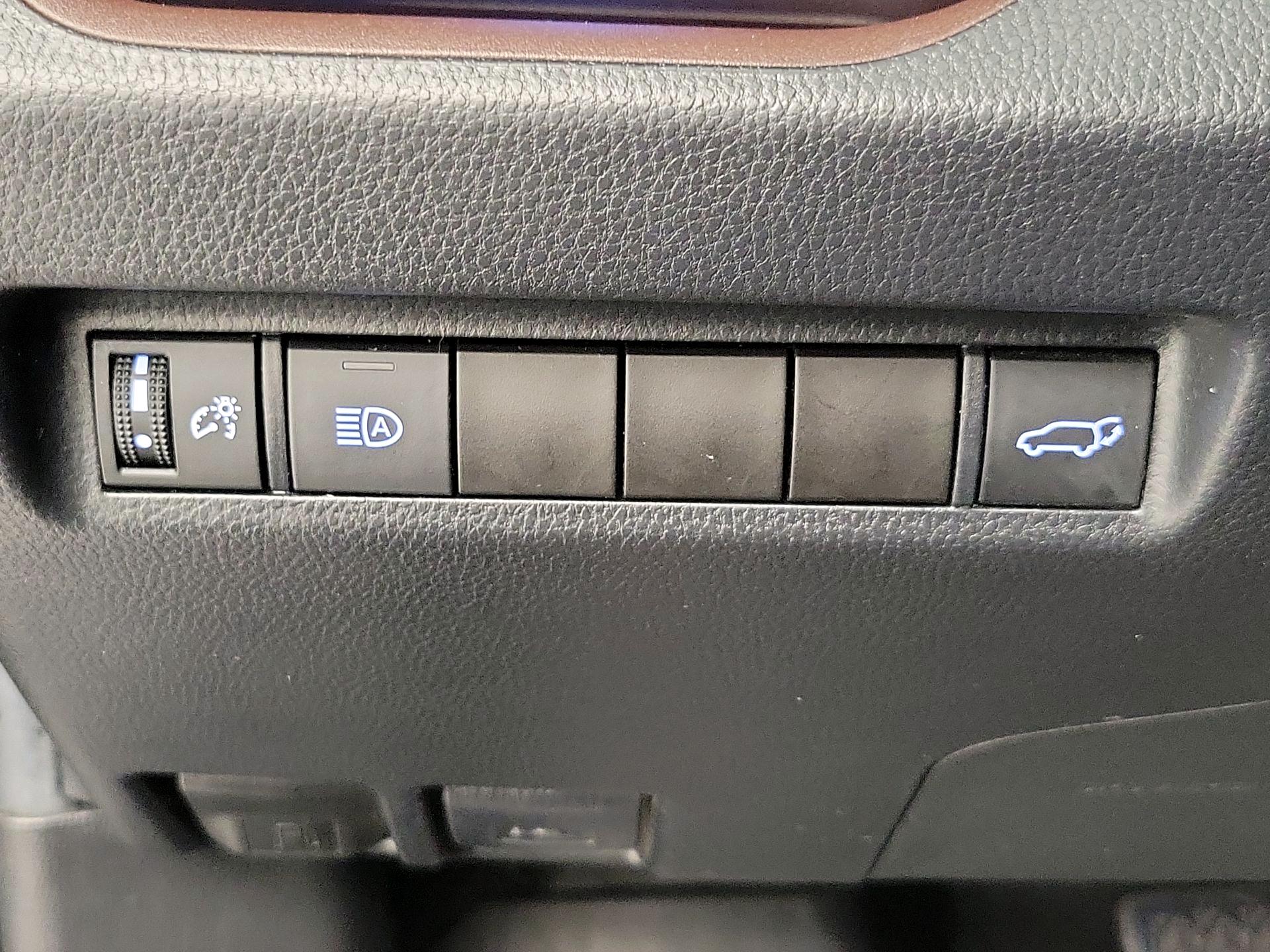 Thumbnail: 2020 Toyota RAV4 - 13