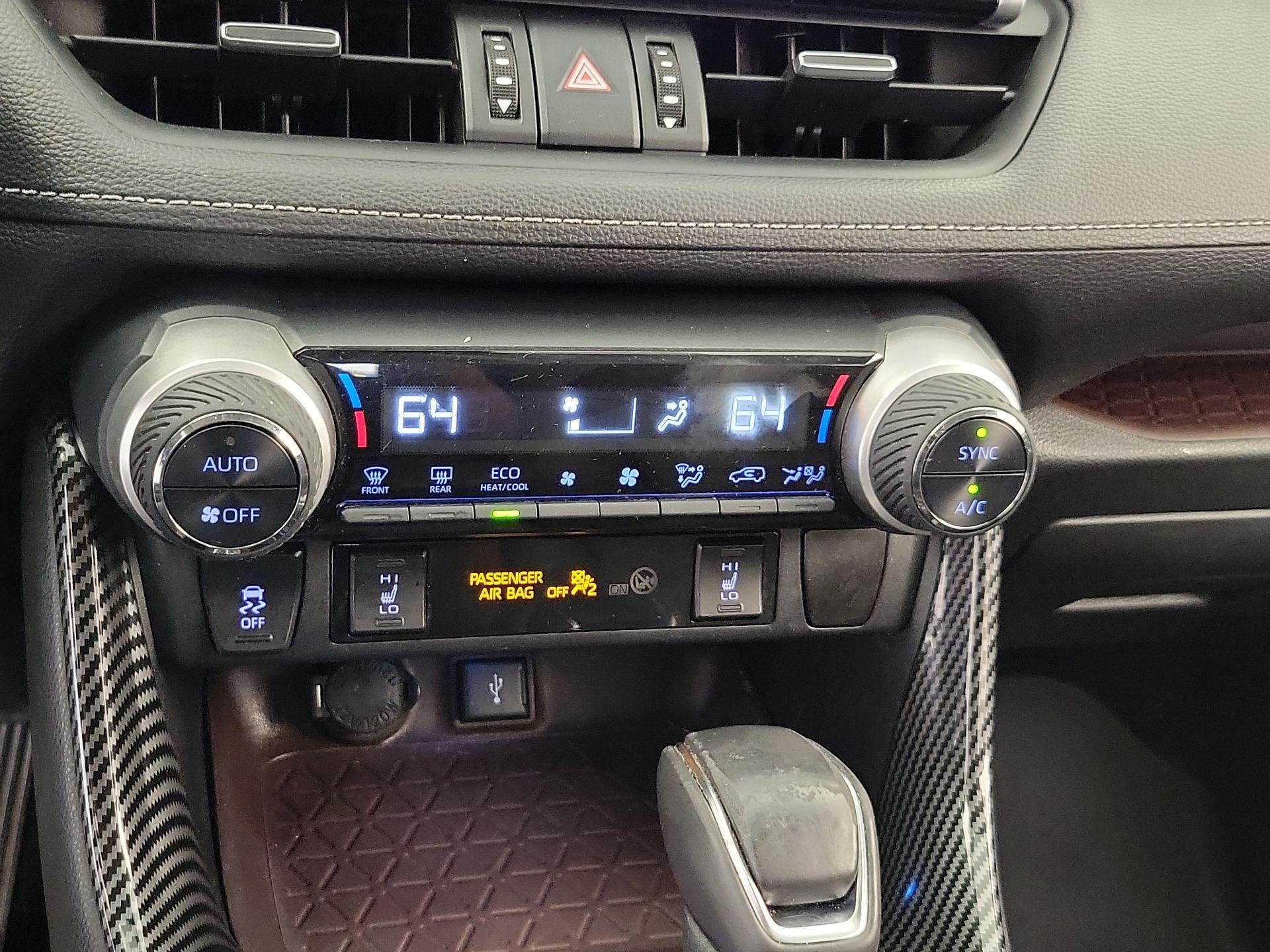Thumbnail: 2020 Toyota RAV4 - 17