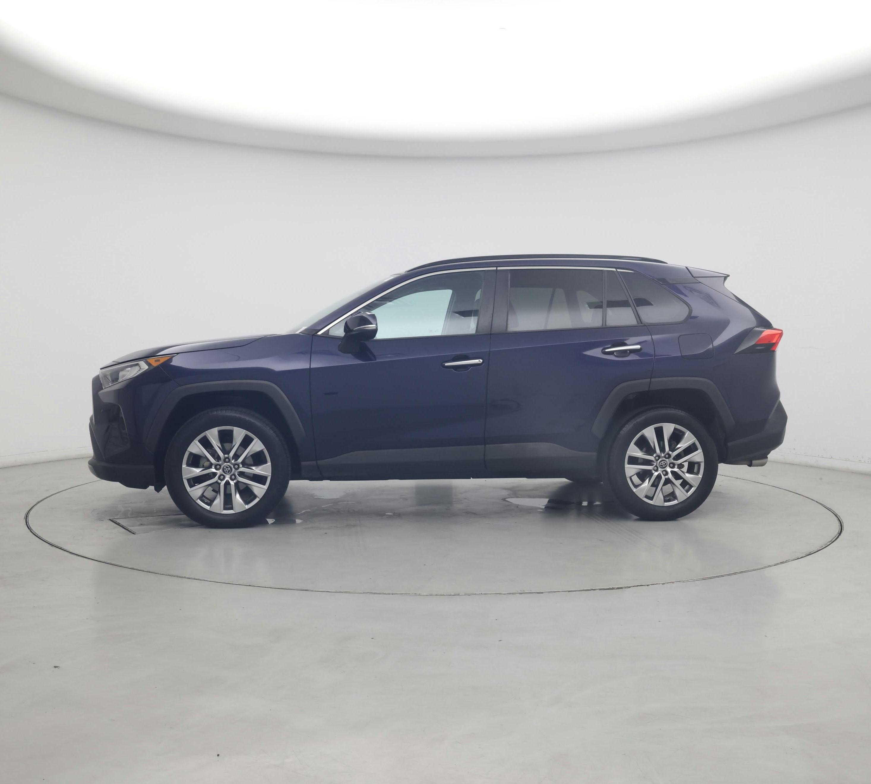 Thumbnail: 2020 Toyota RAV4 - 3