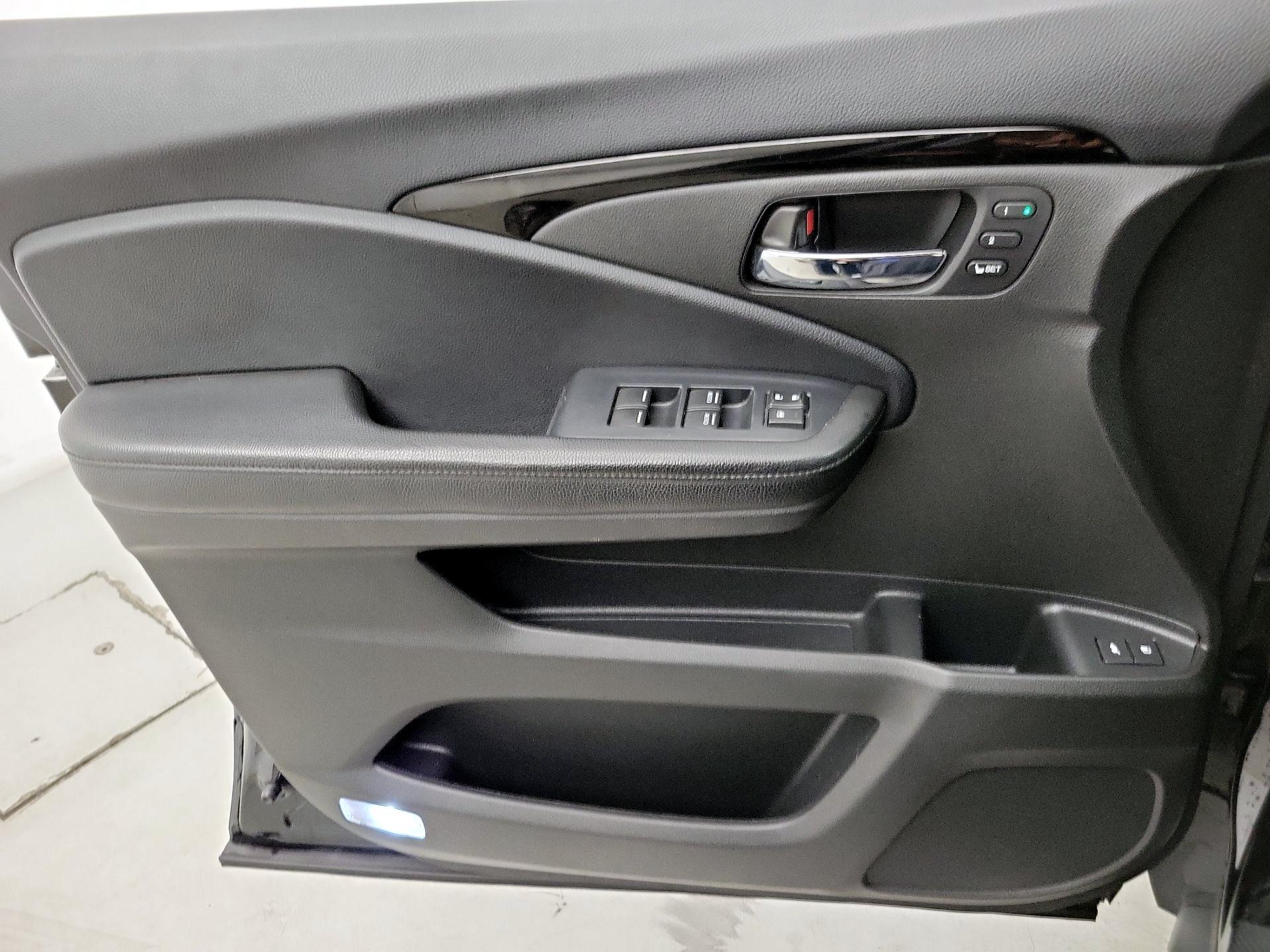 Thumbnail: 2020 Honda Passport - 12