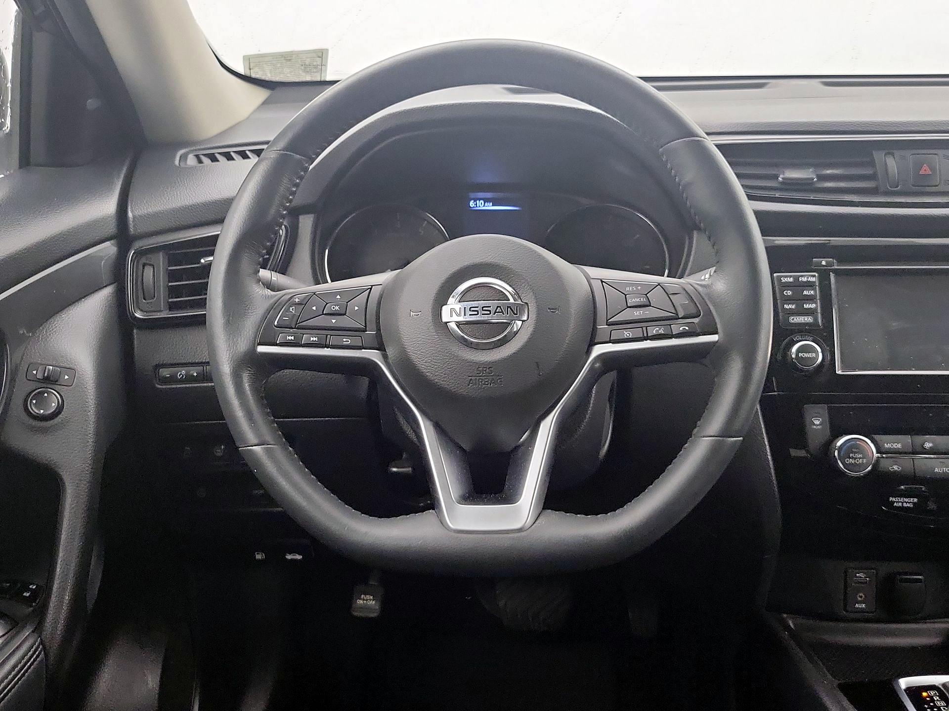 Thumbnail: 2017 Nissan Rogue - 10