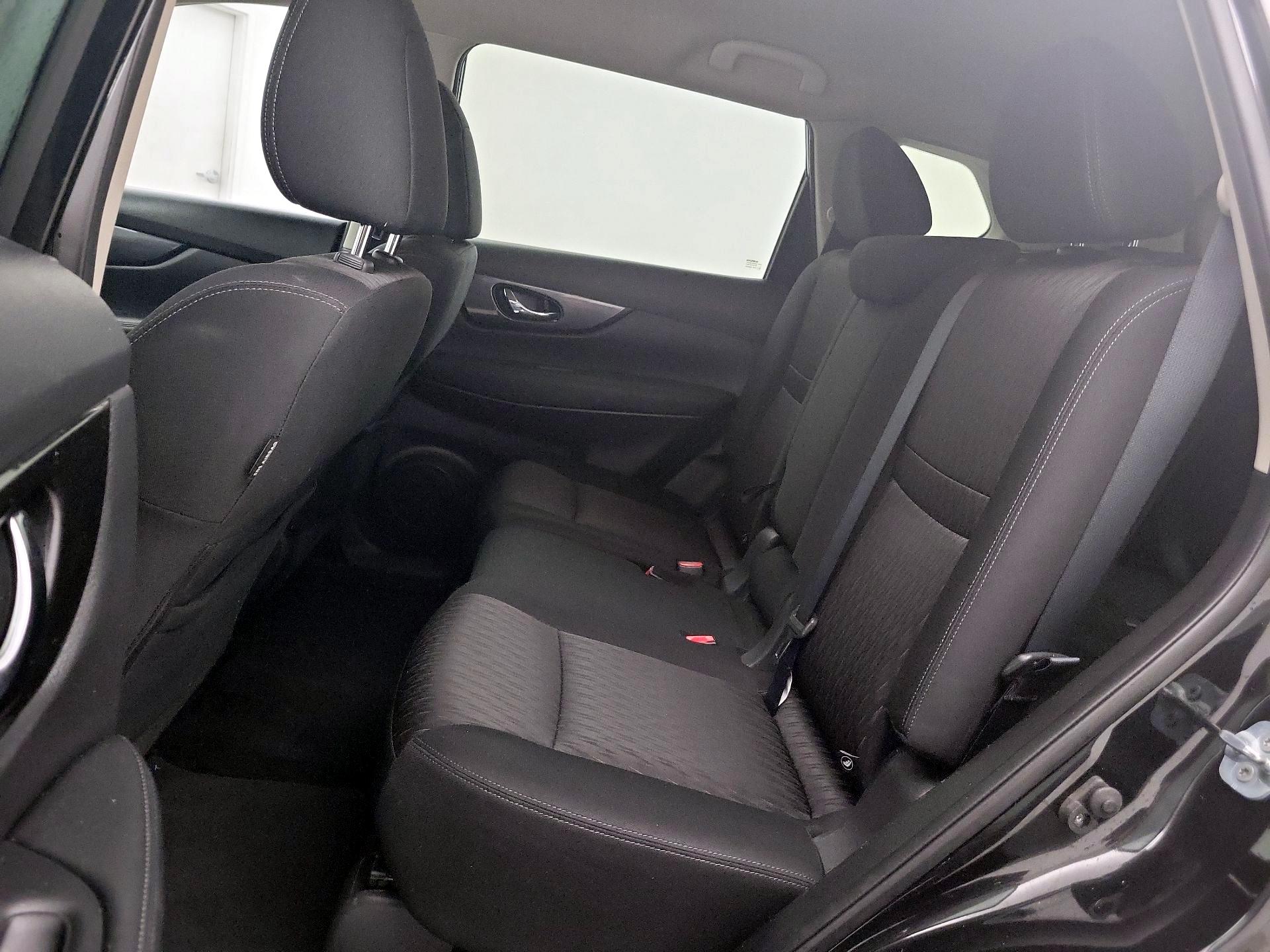 Thumbnail: 2017 Nissan Rogue - 19