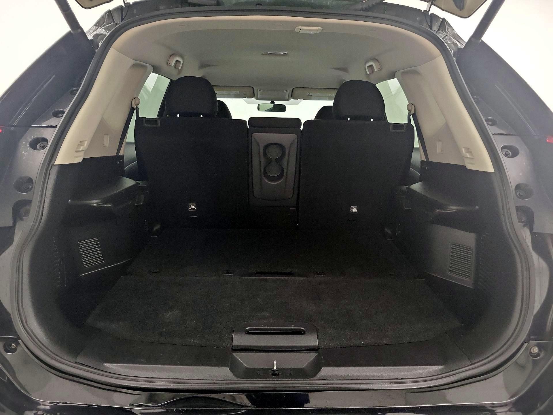 Thumbnail: 2017 Nissan Rogue - 20