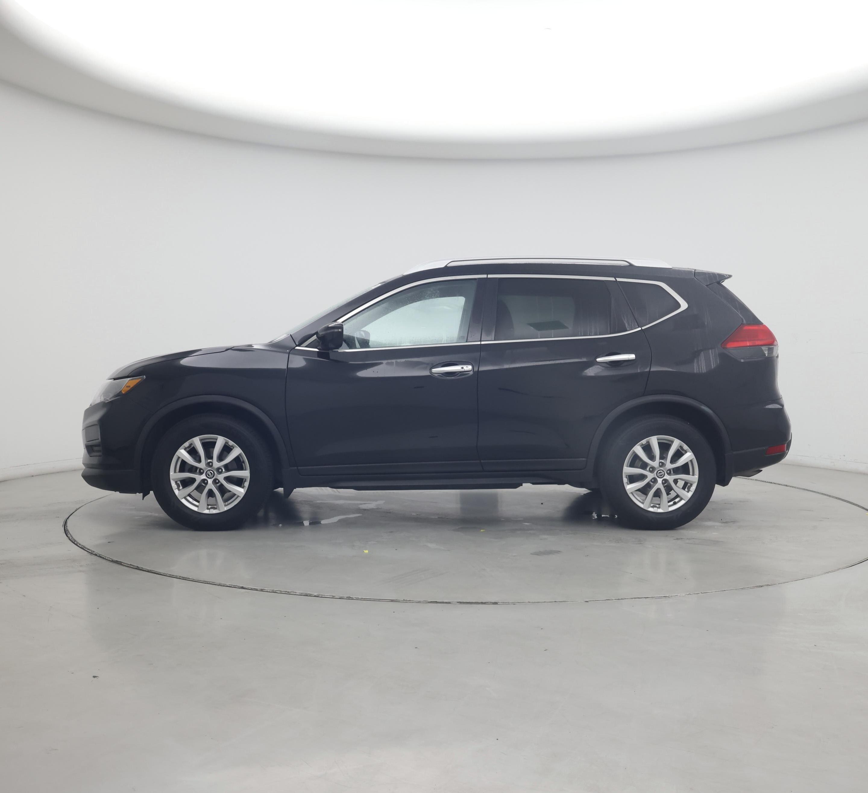 Thumbnail: 2017 Nissan Rogue - 3