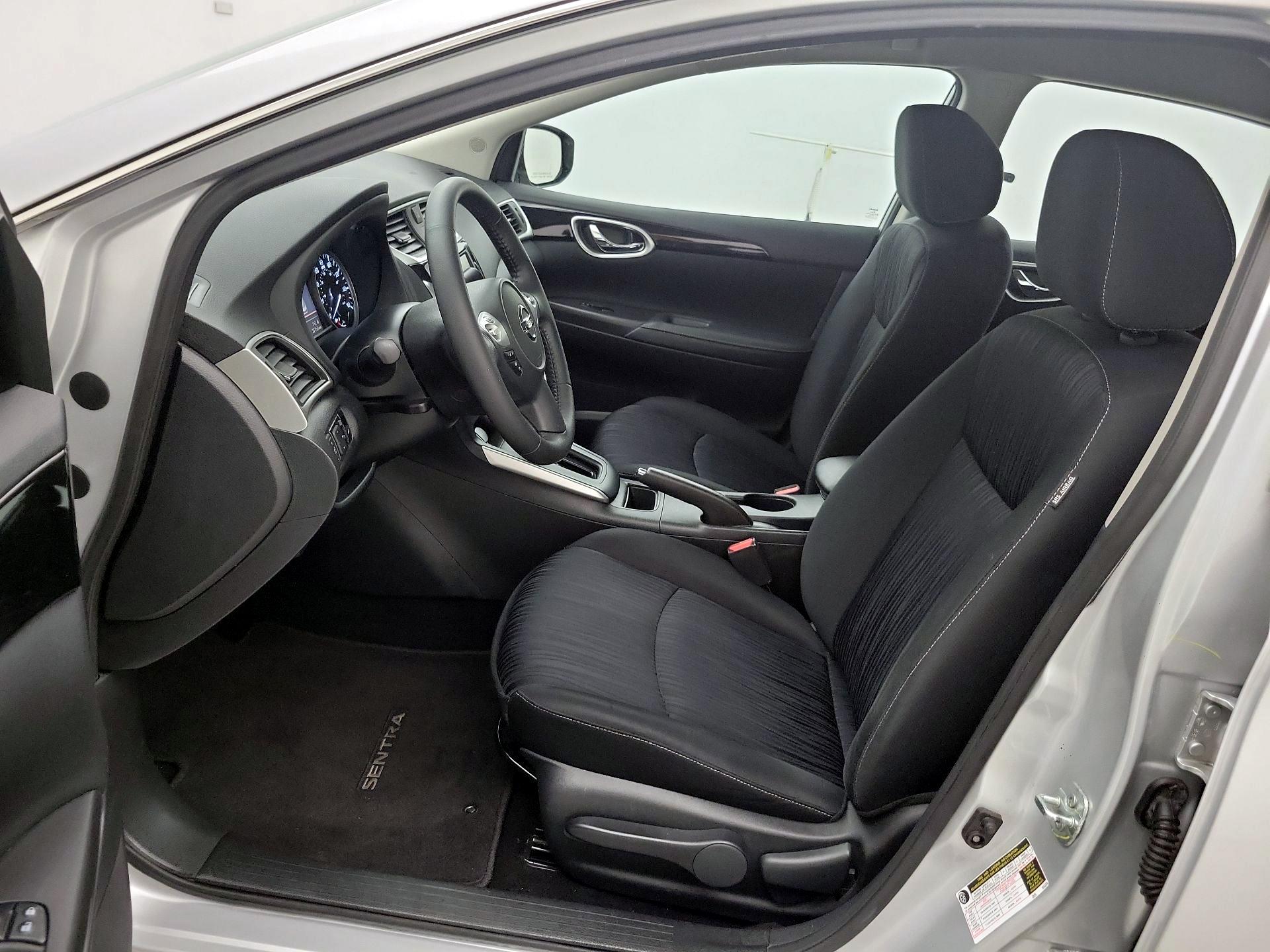Thumbnail: 2019 Nissan Sentra - 11