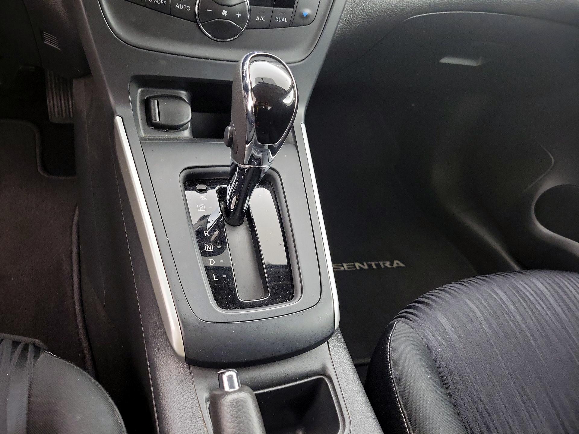 Thumbnail: 2019 Nissan Sentra - 17