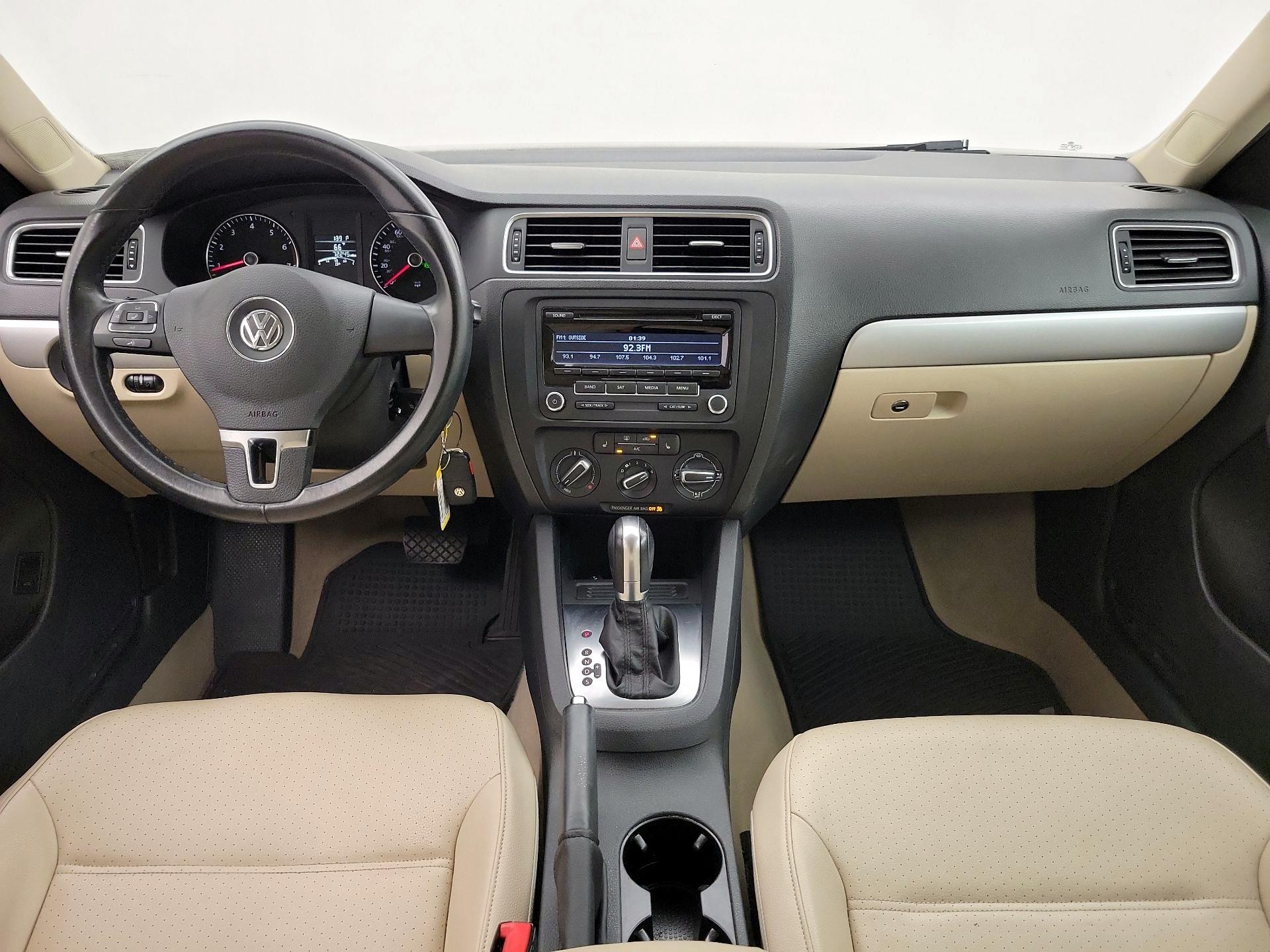 Thumbnail: 2014 Volkswagen Jetta - 9